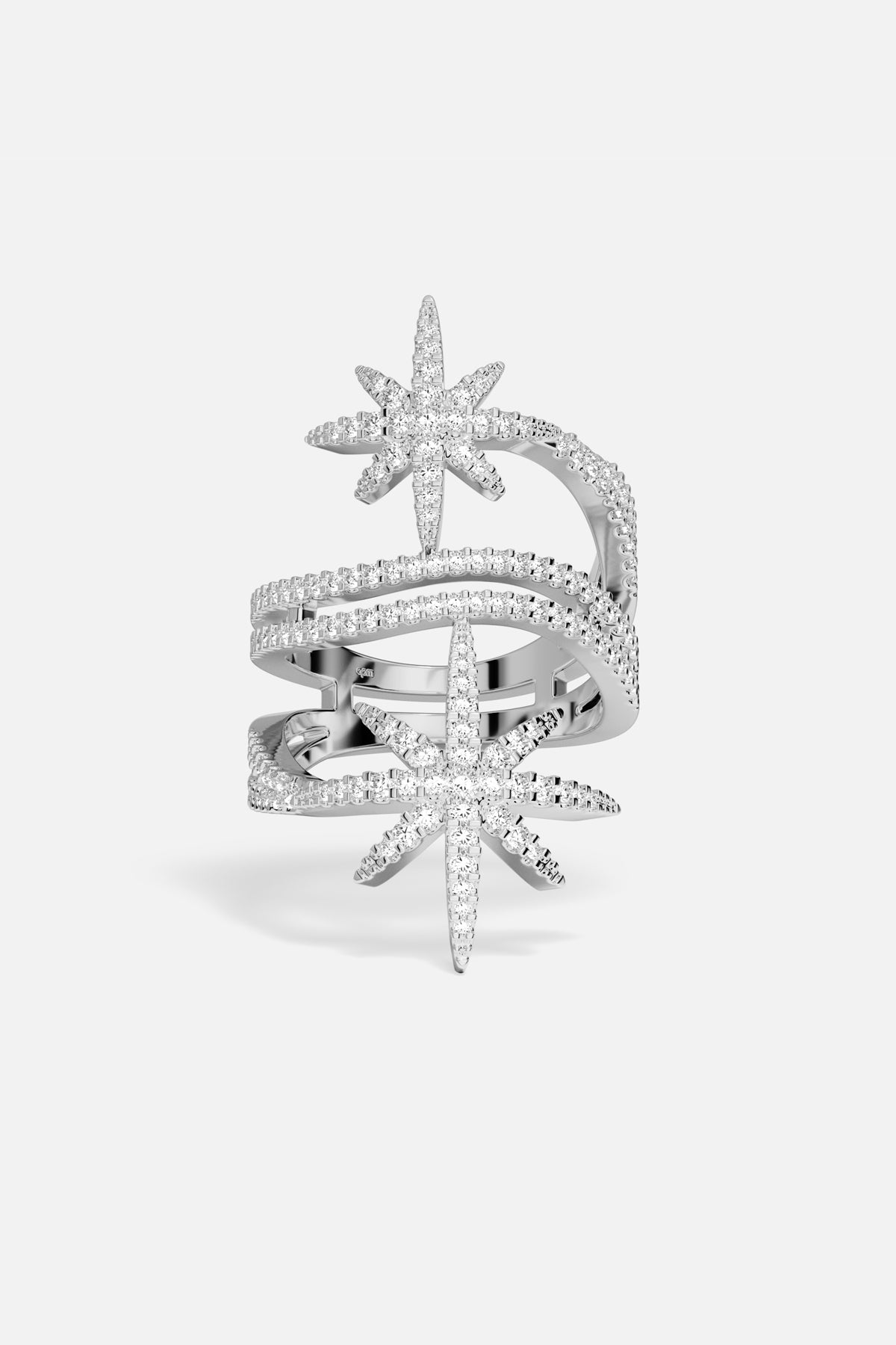 Bague APM étoilée, éclat céleste et allure audacieuse au bout des doigts.