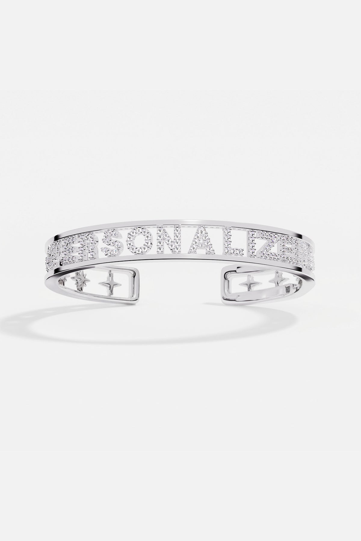 Bracelet jonc APM personnalisable, une signature lumineuse au poignet.