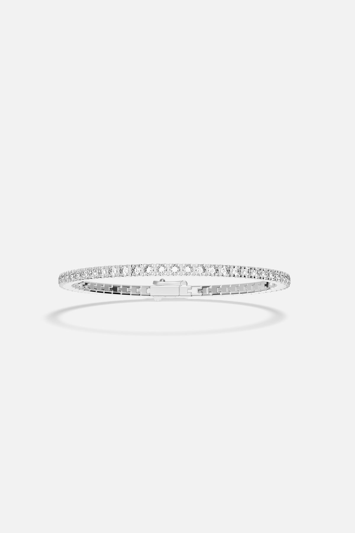 Bracelet tennis APM Monaco, une ligne scintillante d'élégance intemporelle.