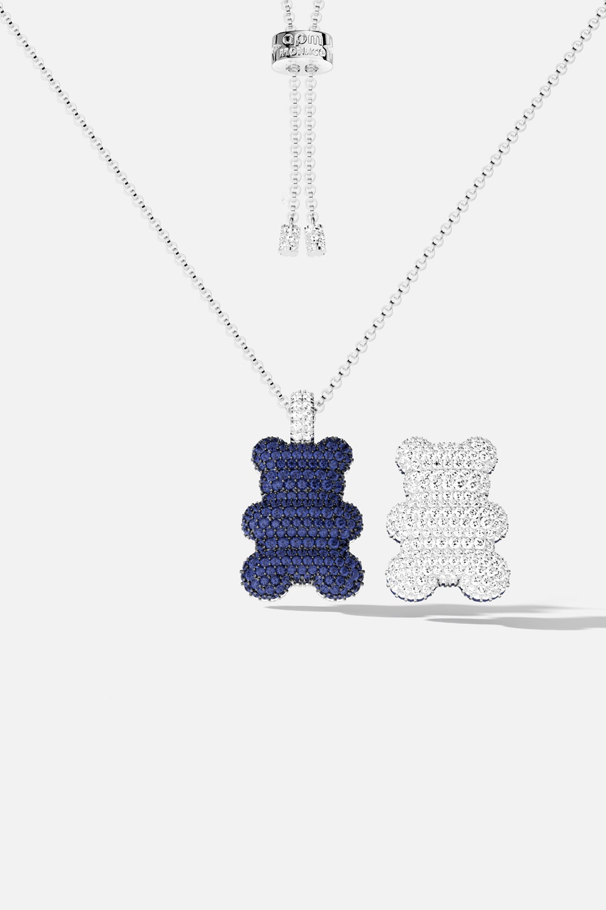 Collier Yummy Bear APM Monaco, duo réversible bleu et blanc, tendresse couture au quotidien.