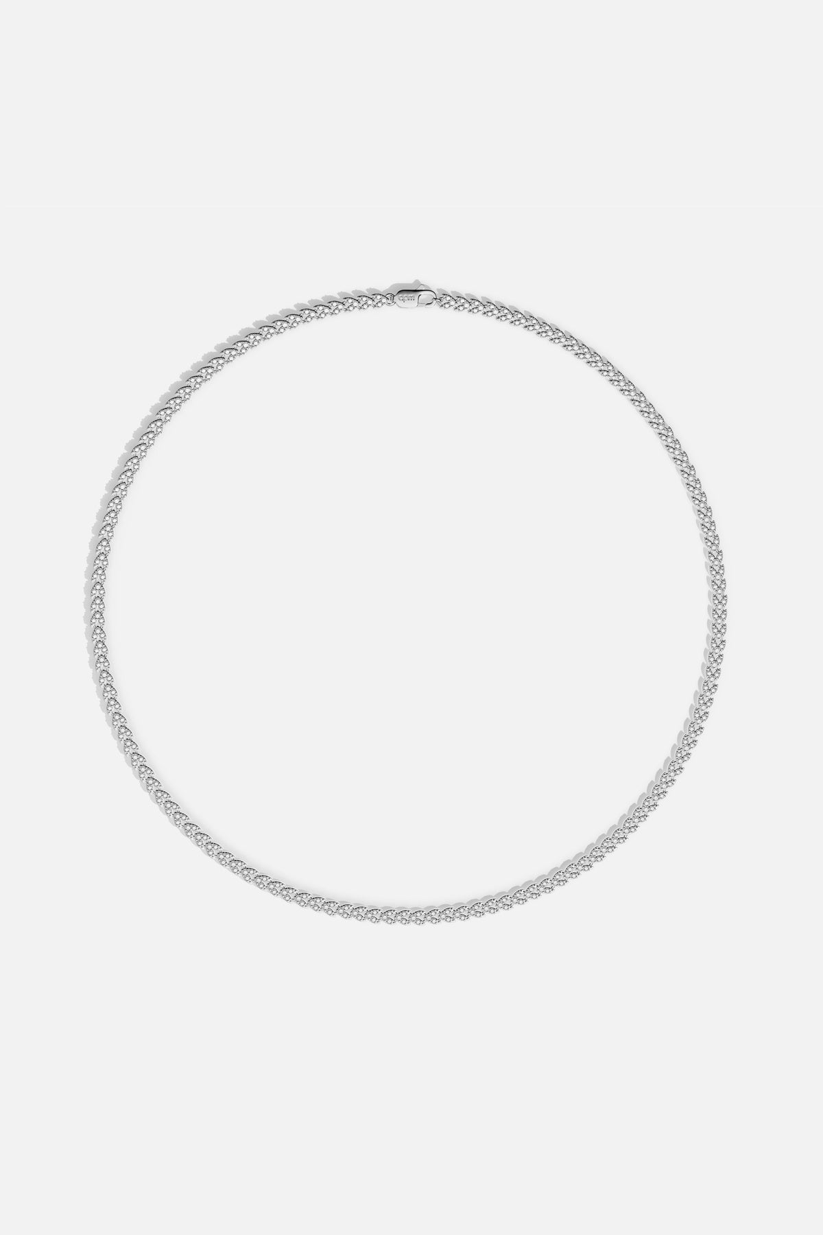 Collier APM en finition rhodium, une allure chaîne scintillante d'une élégance intemporelle.