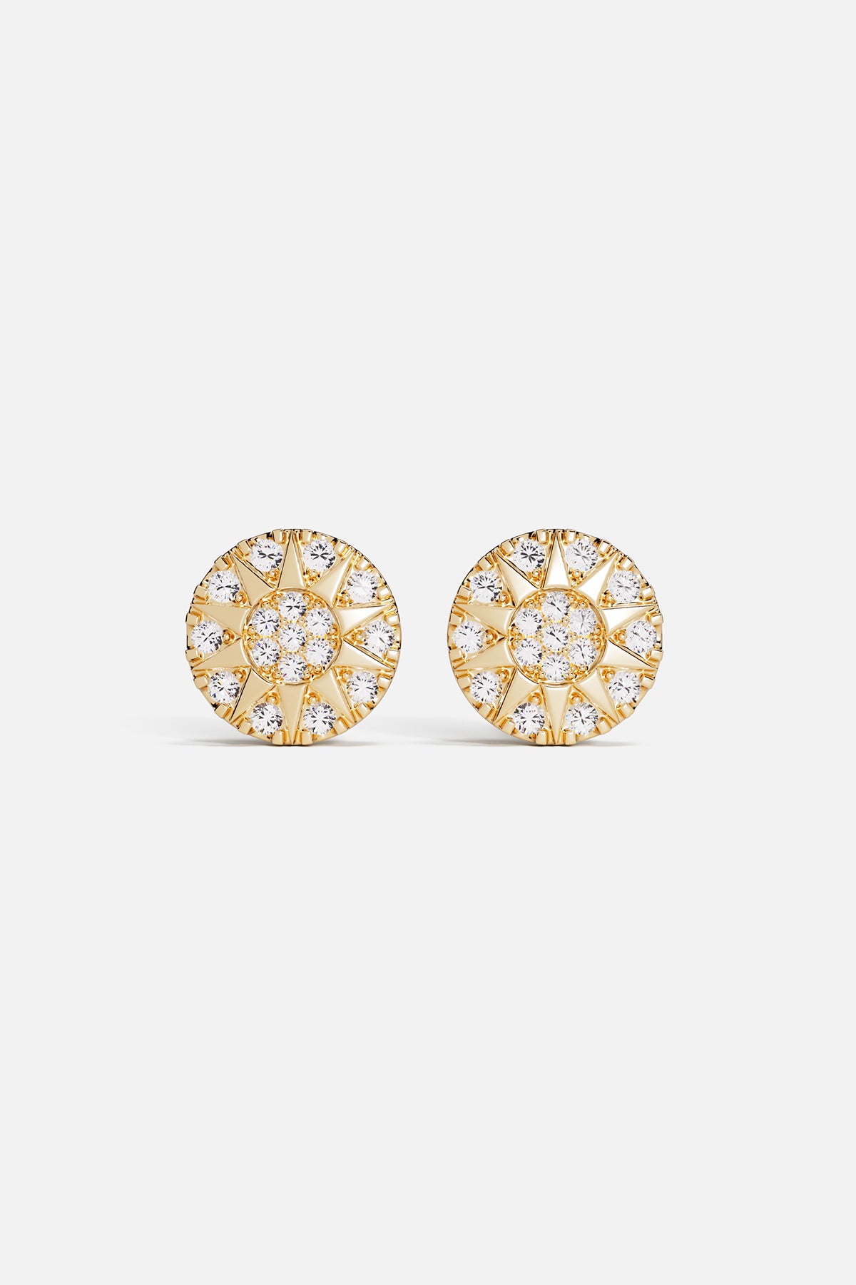 Boucles d'oreilles APM, éclat solaire aux reflets dorés, une lumière discrète et précieuse.