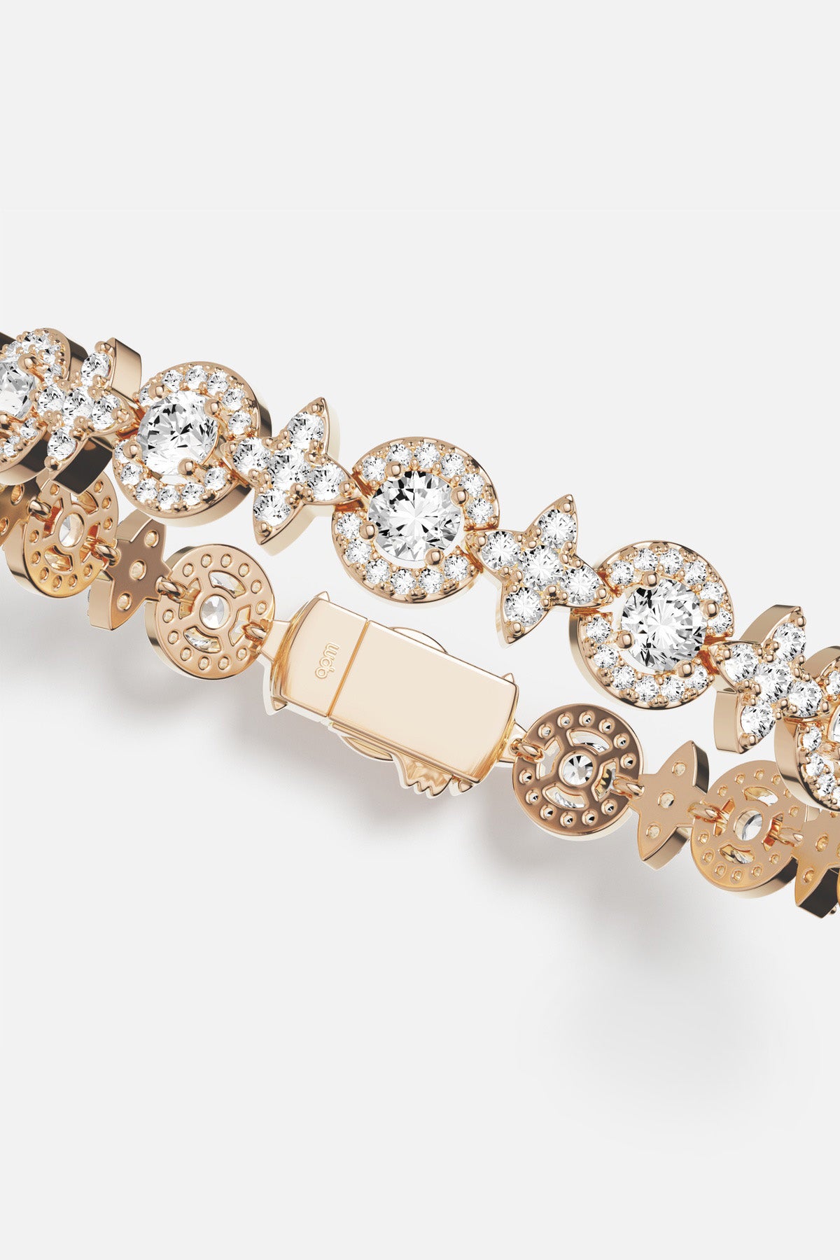Bracelet APM aux teintes dorées, éclat floral et lumineux pour une allure précieuse.