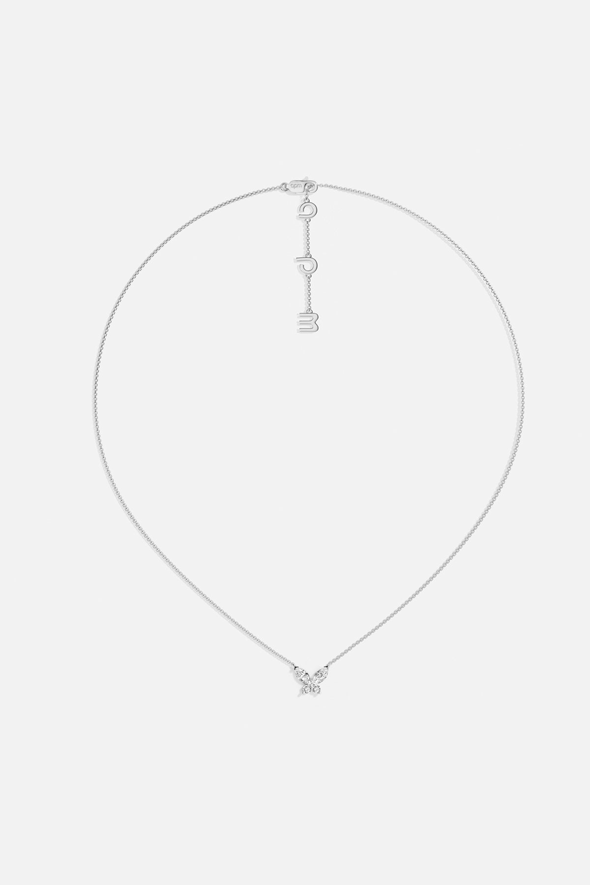 Collier APM au papillon délicat, une envolée poétique et lumineuse.