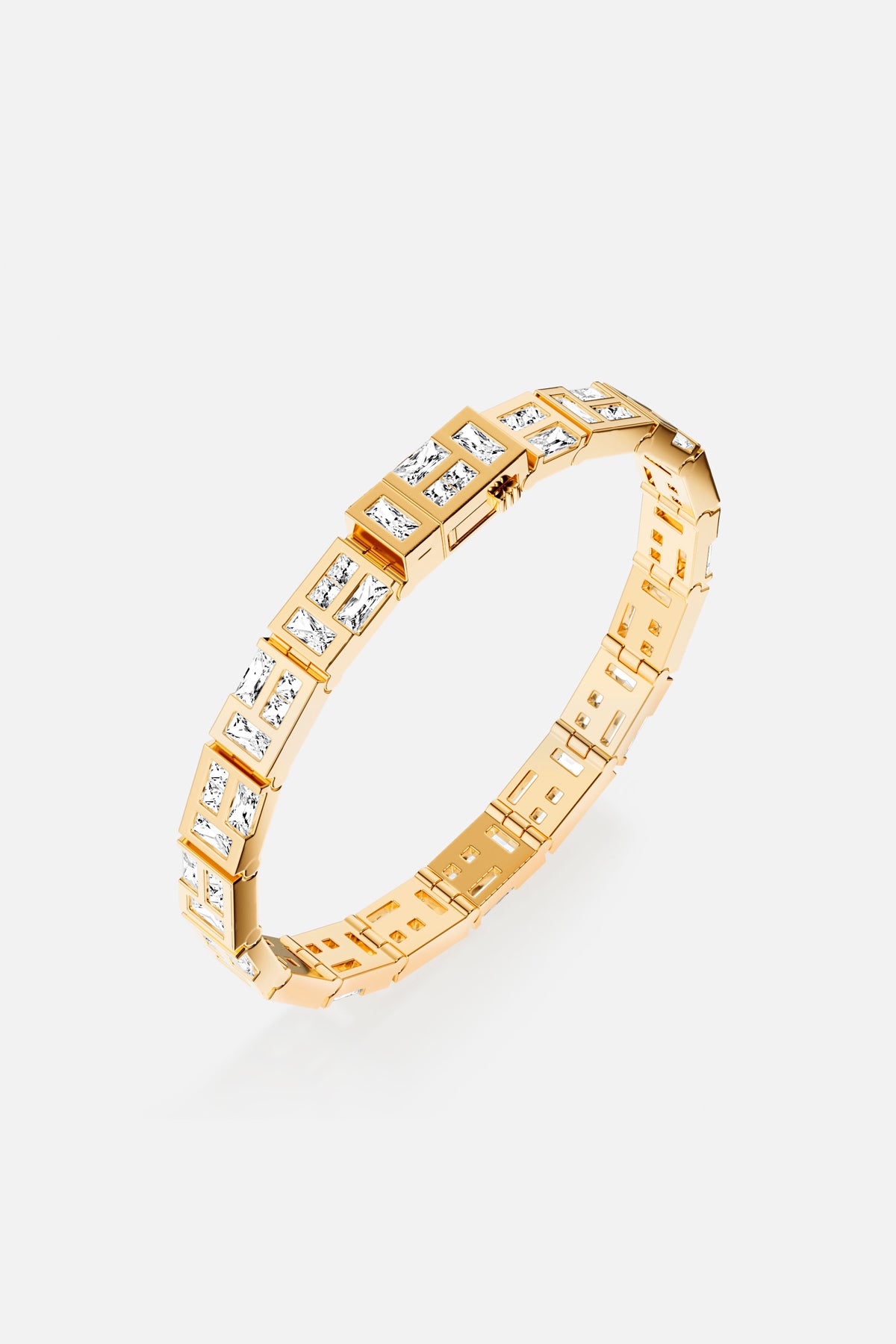 Bracelet APM aux reflets dorés, une allure architecturale et lumineuse pour briller avec élégance.