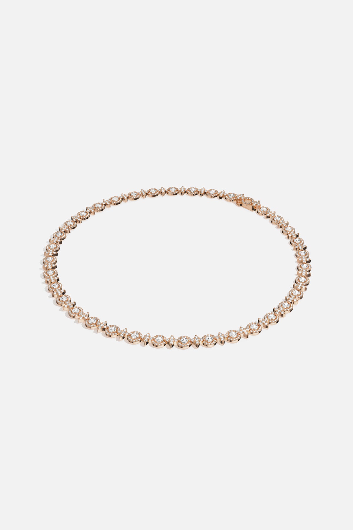 Collier APM en finition rhodium rosé, une rivière de lumière intemporelle.