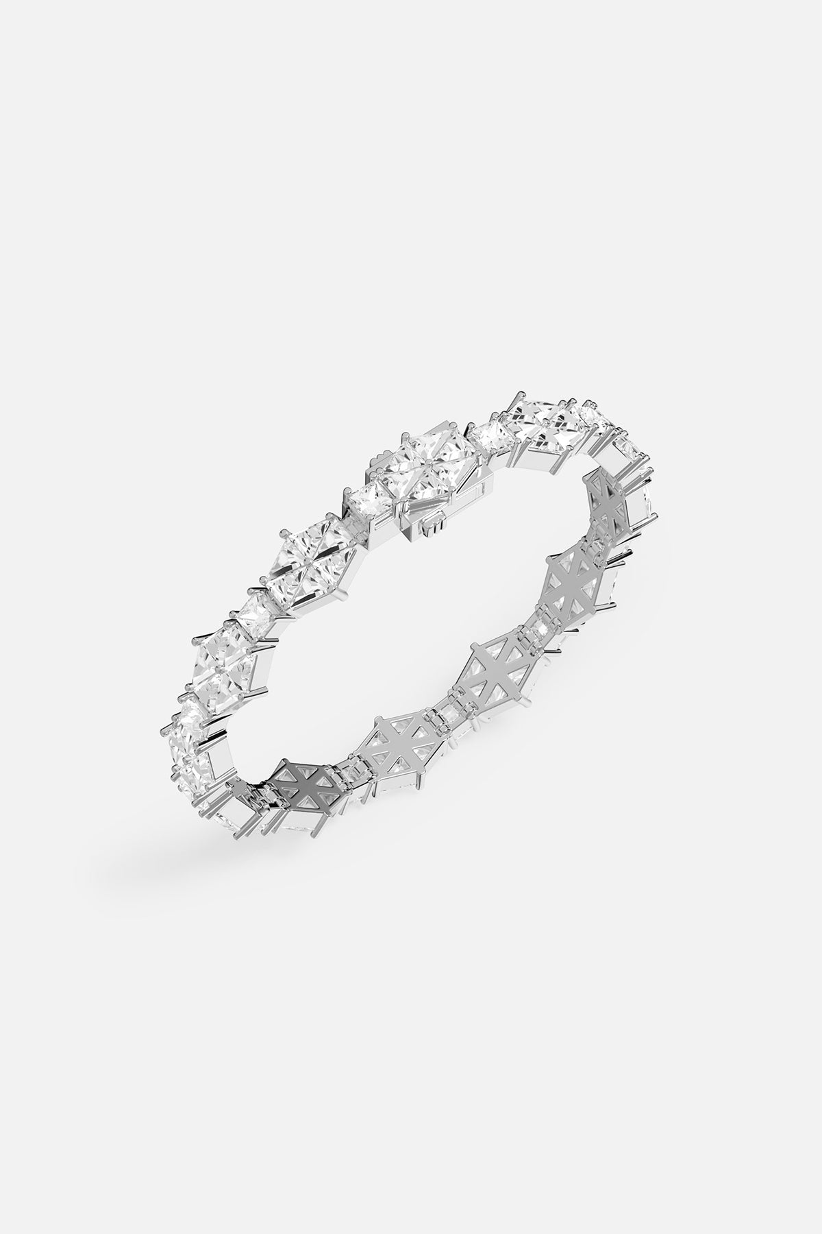 Bague APM, une ligne scintillante de pierres taillées, éclat pur et intemporel.