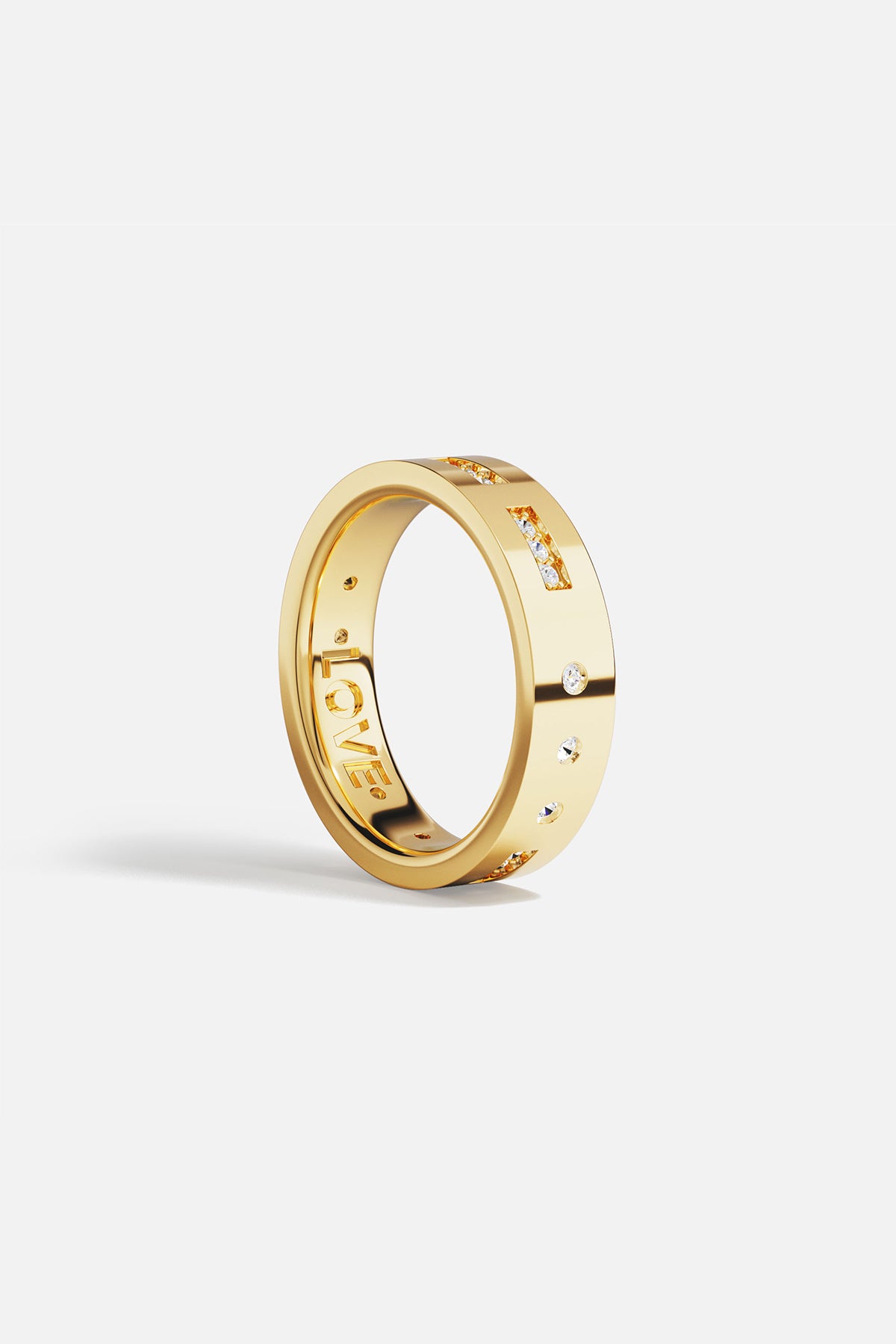 APM Morse Ring, un message précieux gravé dans la couleur or lumineuse.