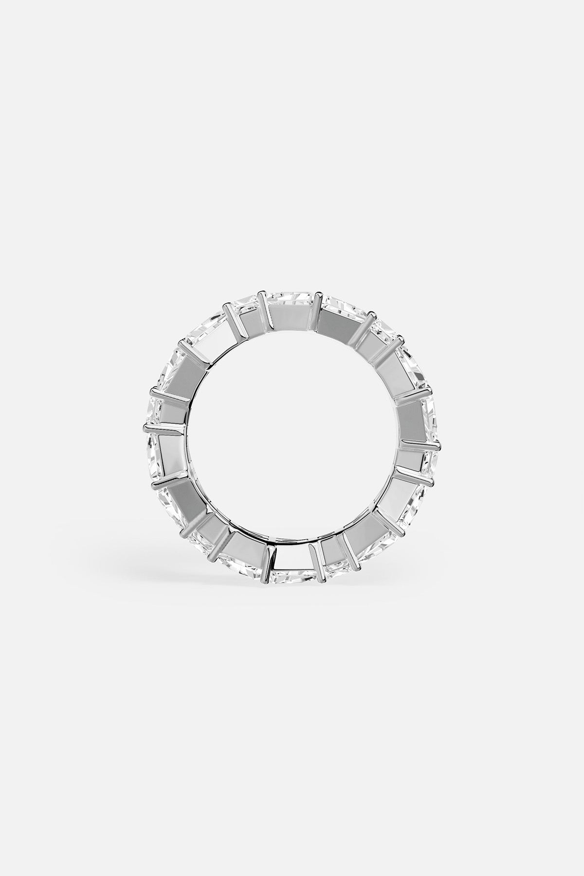 Bague APM, une ronde éclatante de cristaux, pure élégance au quotidien.