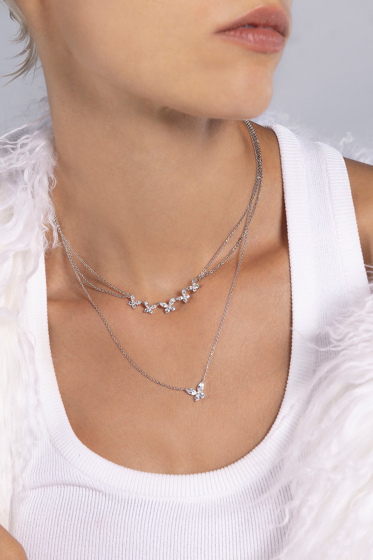 APM Monaco Collier Ajustable Papillon Double Chaîne en Argent