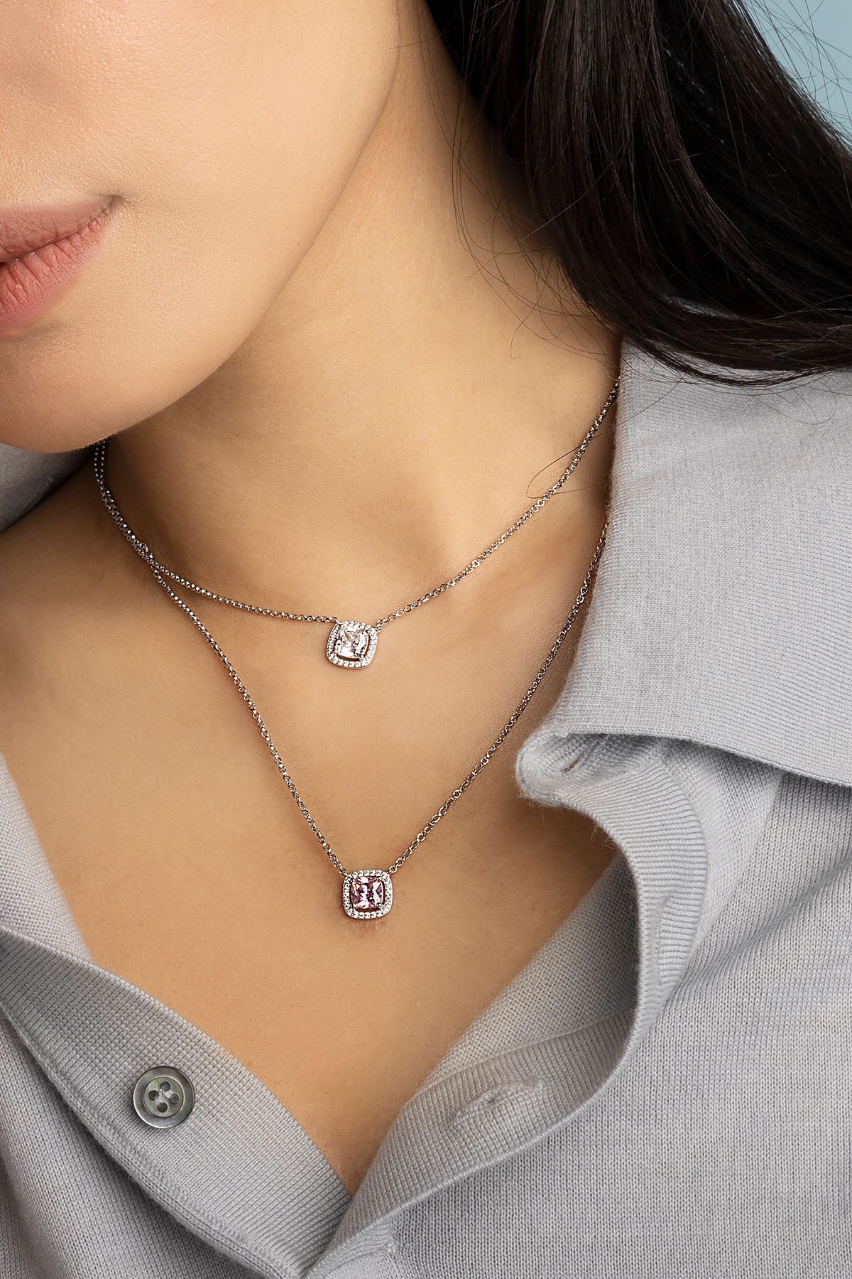 APM Monaco Collier Ajustable Pierre Carrée en Argent