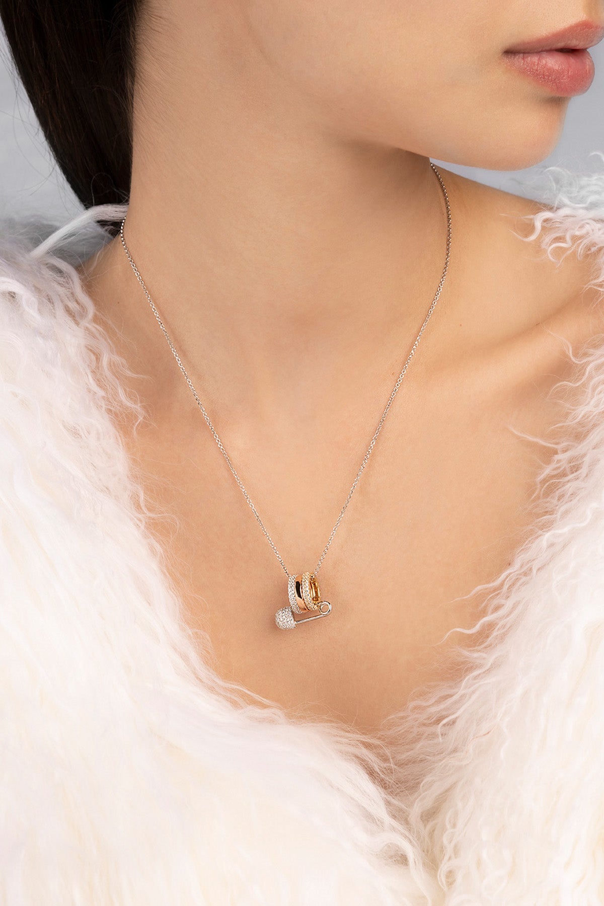 APM Monaco Collier Ajustable Épingle en Argent