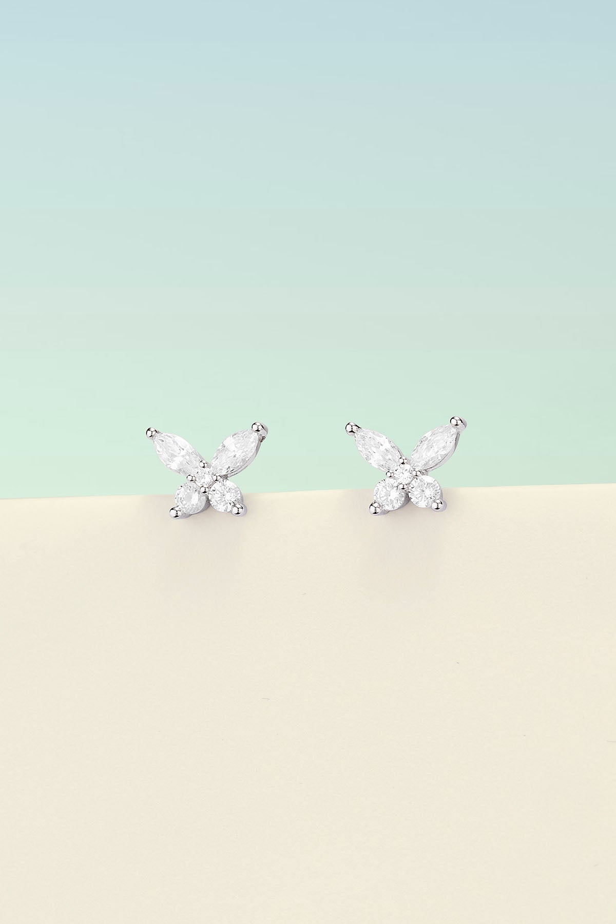 Clous d'Oreilles Papillon - APM Monaco