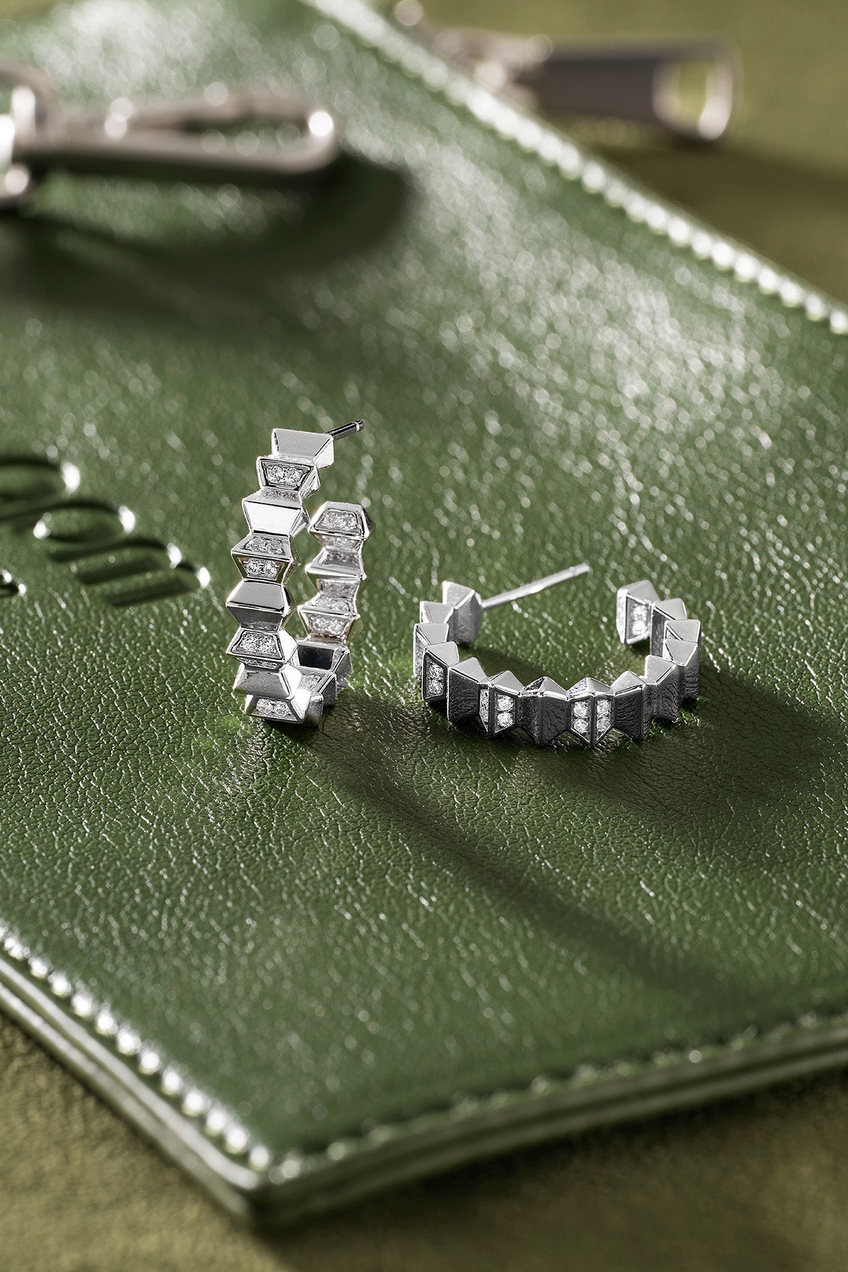 APM Monaco Boucles d'Oreilles Up and Down en Argent