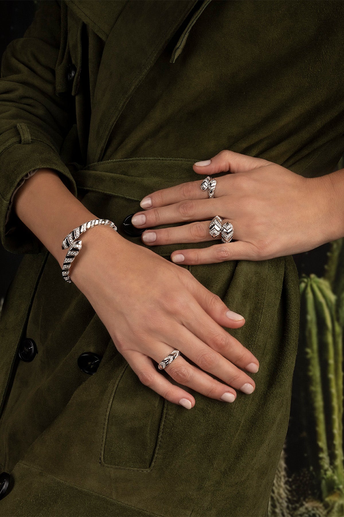 APM MONACO Jonc Wrap Kaa en argent