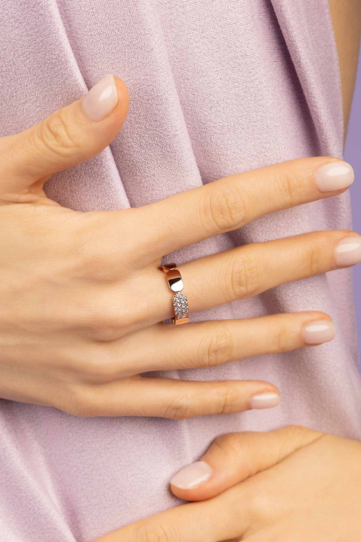 APM Monaco Bague Pavé Or Rose en Or Rose