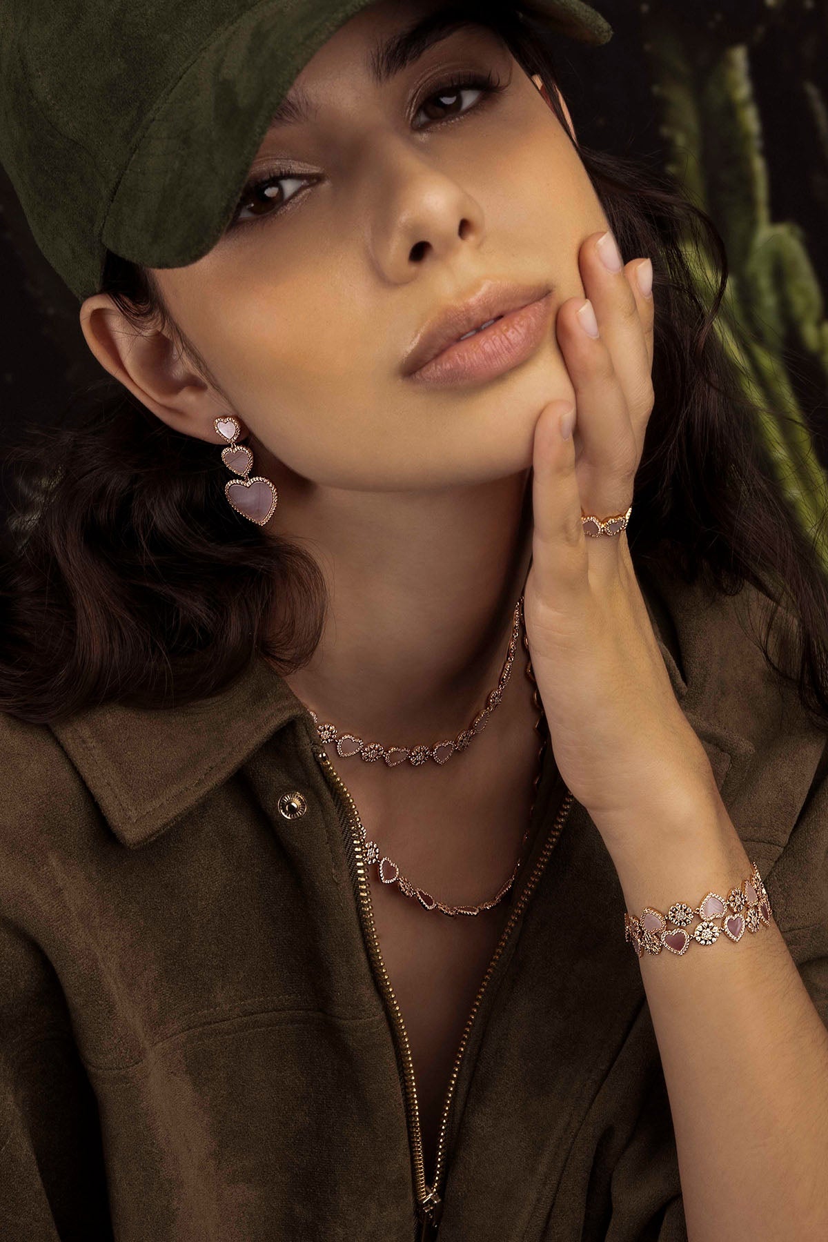 APM Monaco Bracelet Ajustable Cœurs Nacre Rose en Or Rose