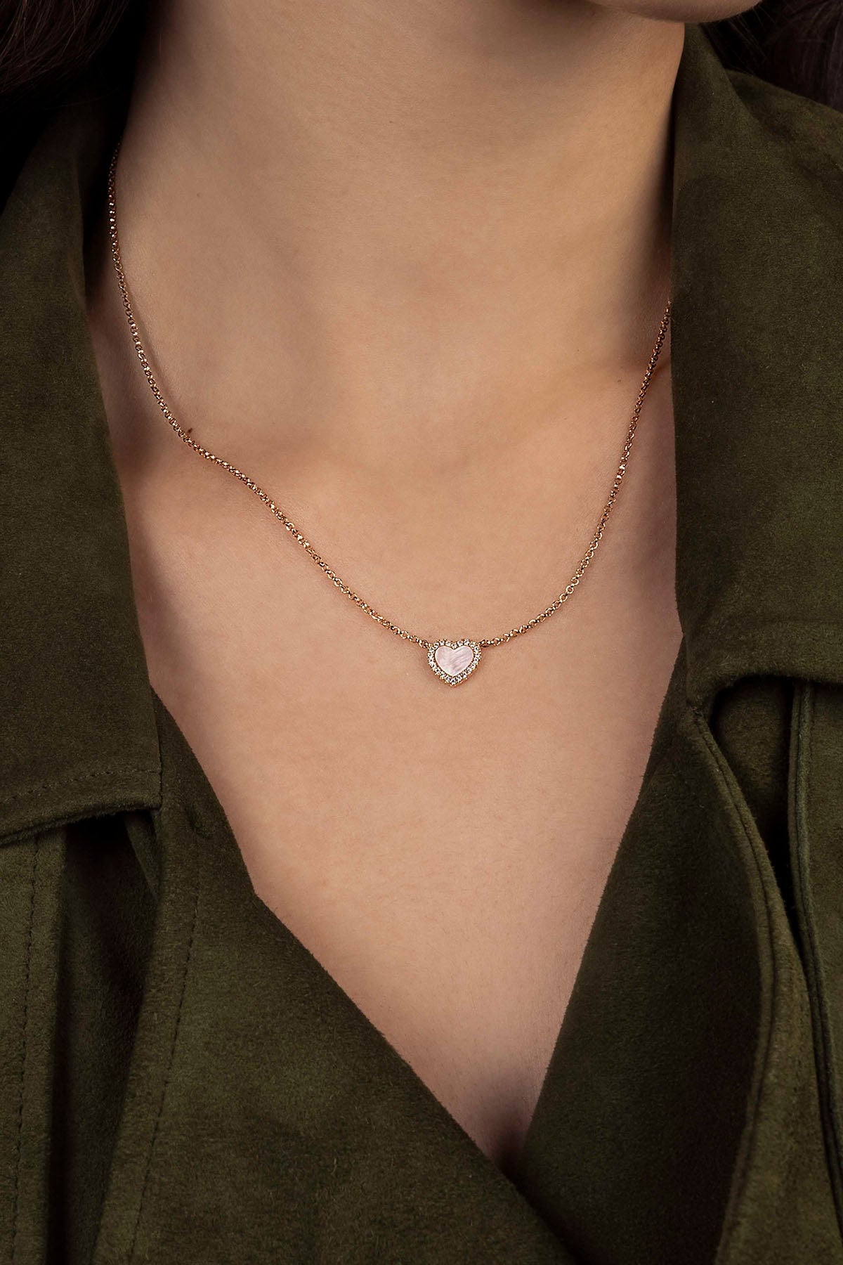 APM Monaco Collier Ajustable Cœur Nacre Rose en Or Rose