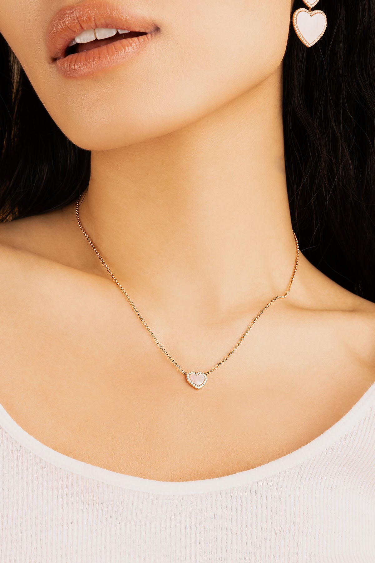 Collier Ajustable Cœur Nacre Rose APM Monaco en or rose
