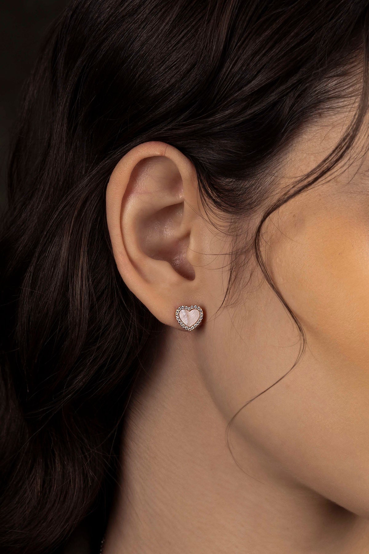 APM Monaco Clous d'oreilles Cœur Nacre Rose en Or Rose