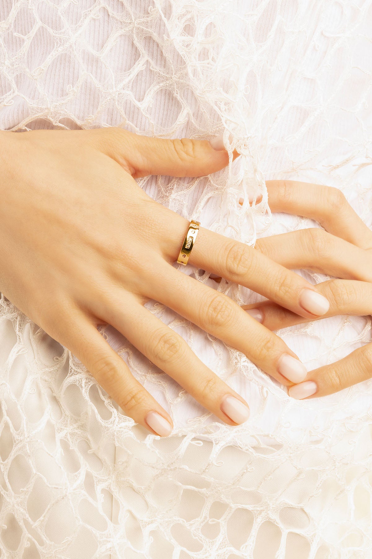 APM Monaco Bague Code Morse LOVE en Or jaune