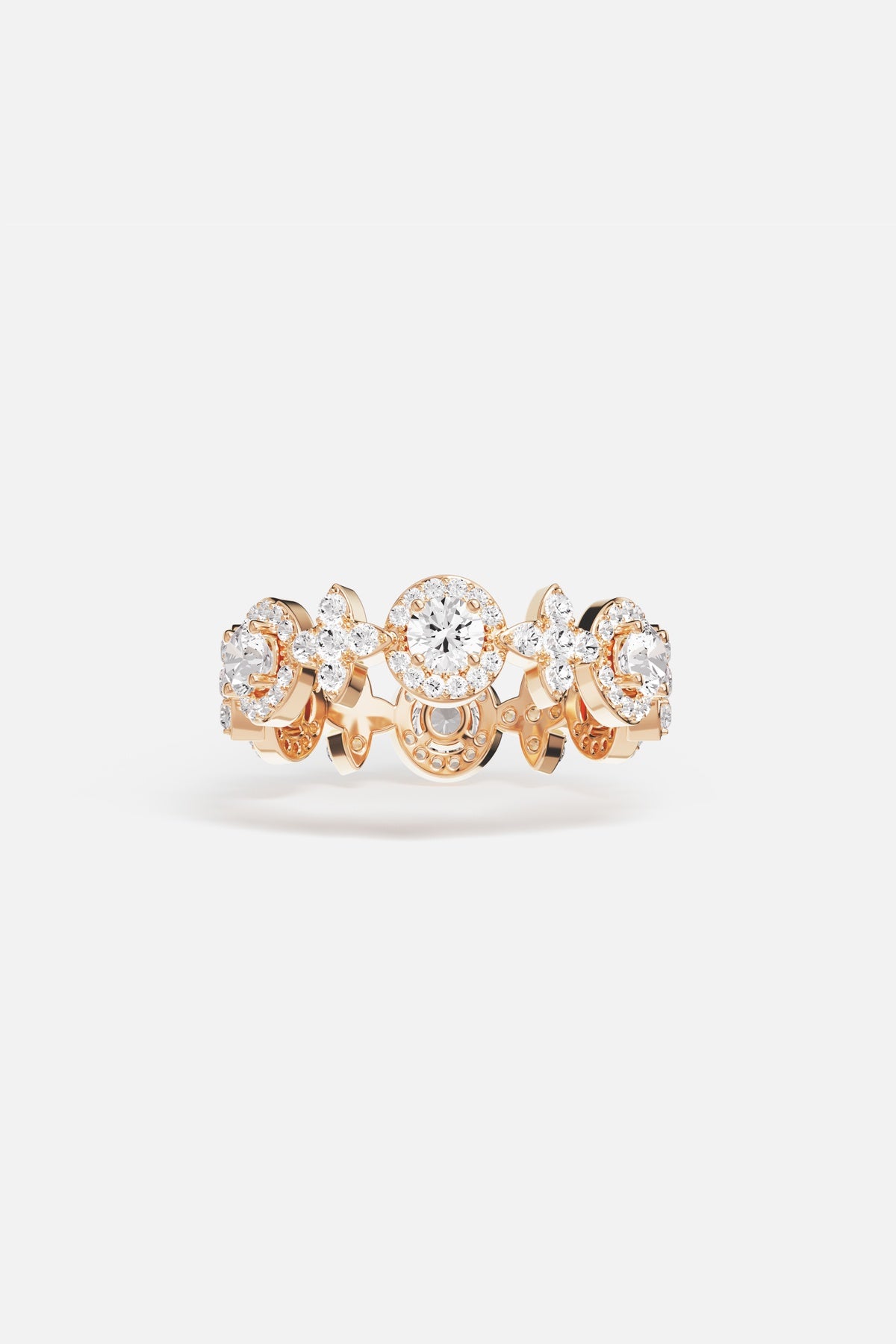 Bague APM, éclat doré et scintillement délicat, une élégance intemporelle au bout des doigts.
