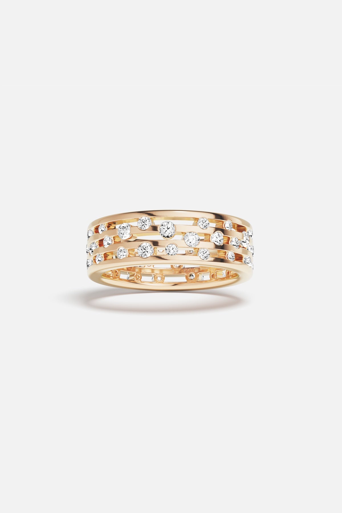 Bague APM Monaco, éclat étoilé aux reflets dorés, une élégance résolument contemporaine.