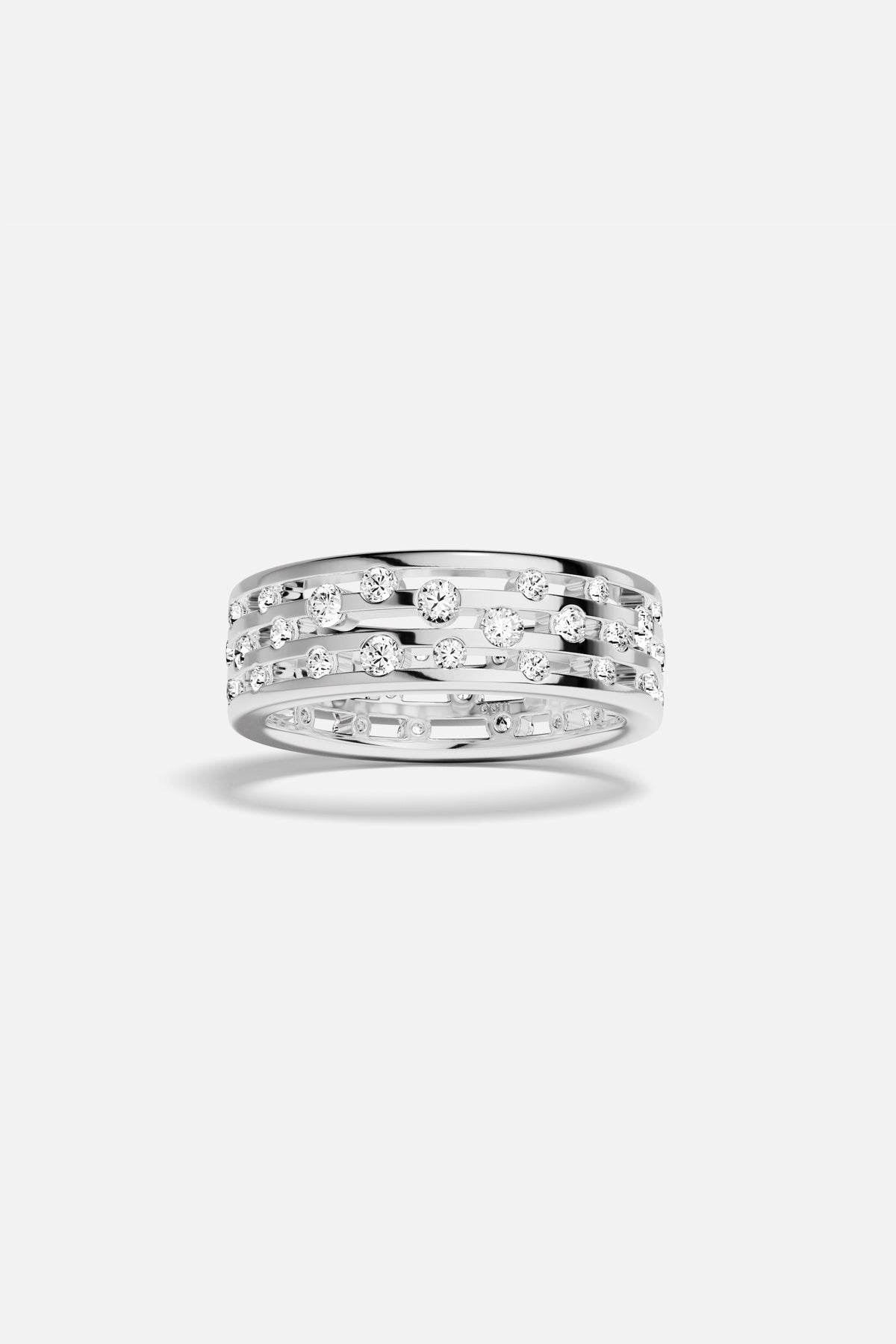 Bague APM au finish rhodium, une constellation scintillante pour une élégance résolument moderne.