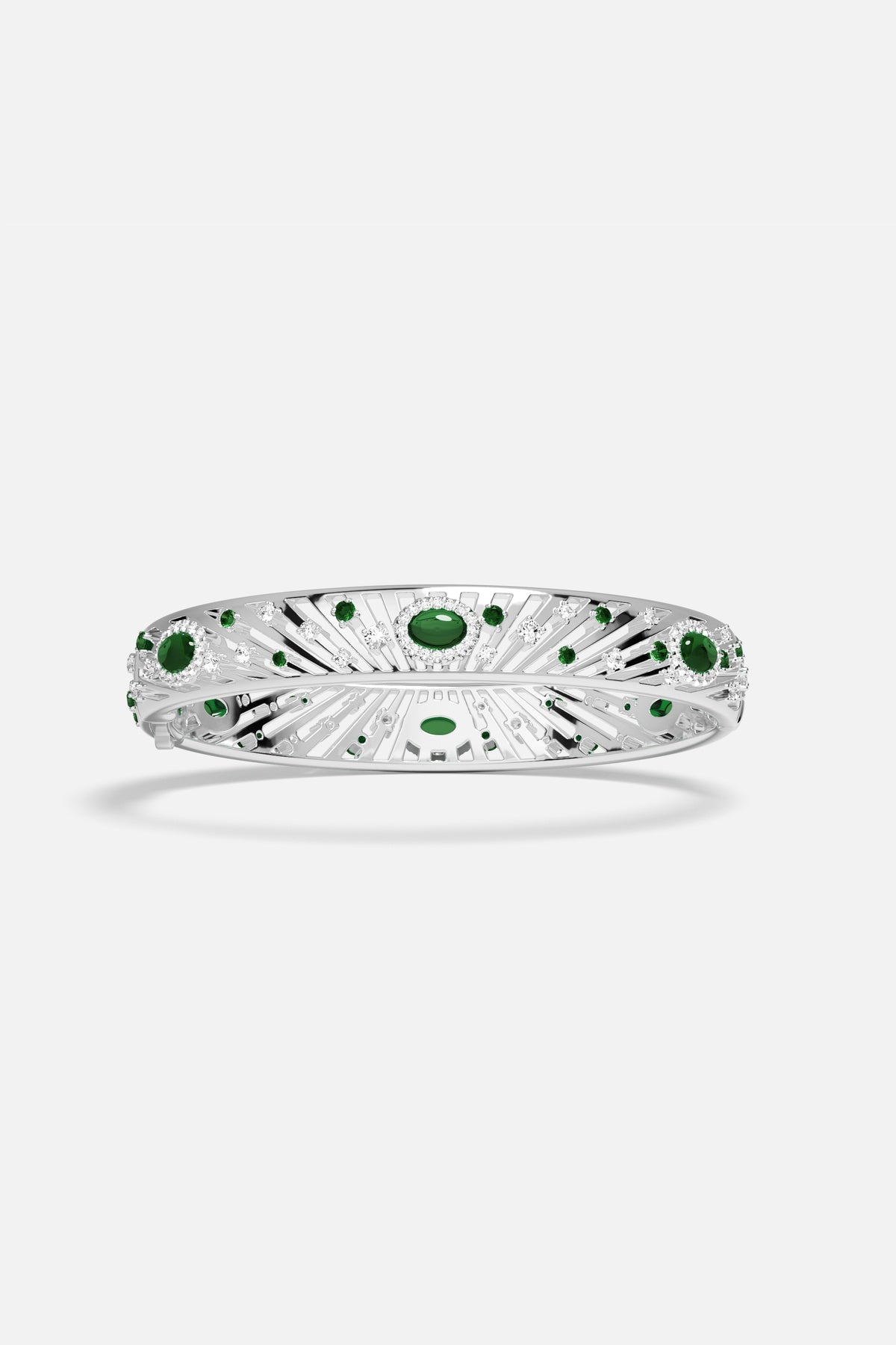 Bracelet APM, éclats verts et finition rhodium, une élégance rayonnante et intemporelle.