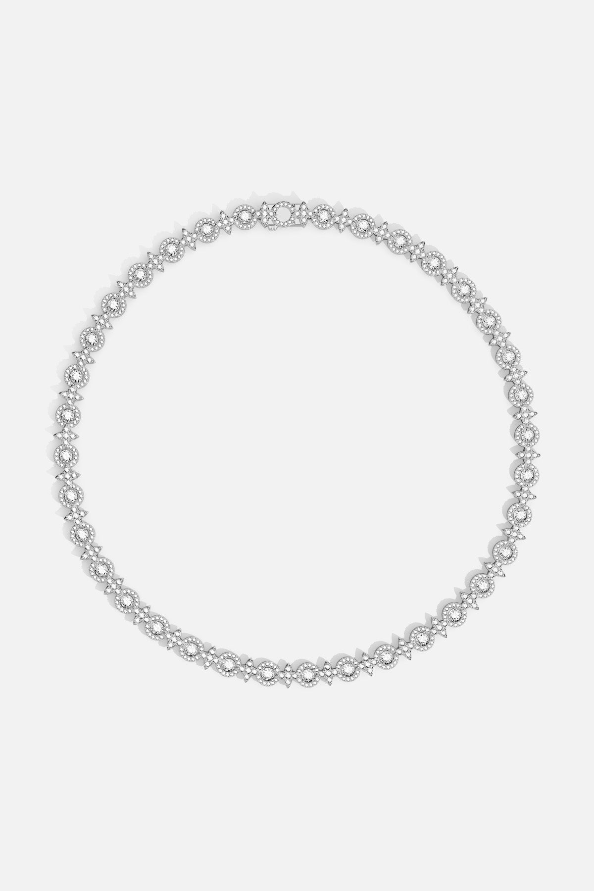 Collier APM au finish rhodium, une cascade lumineuse d'éclat intemporel.