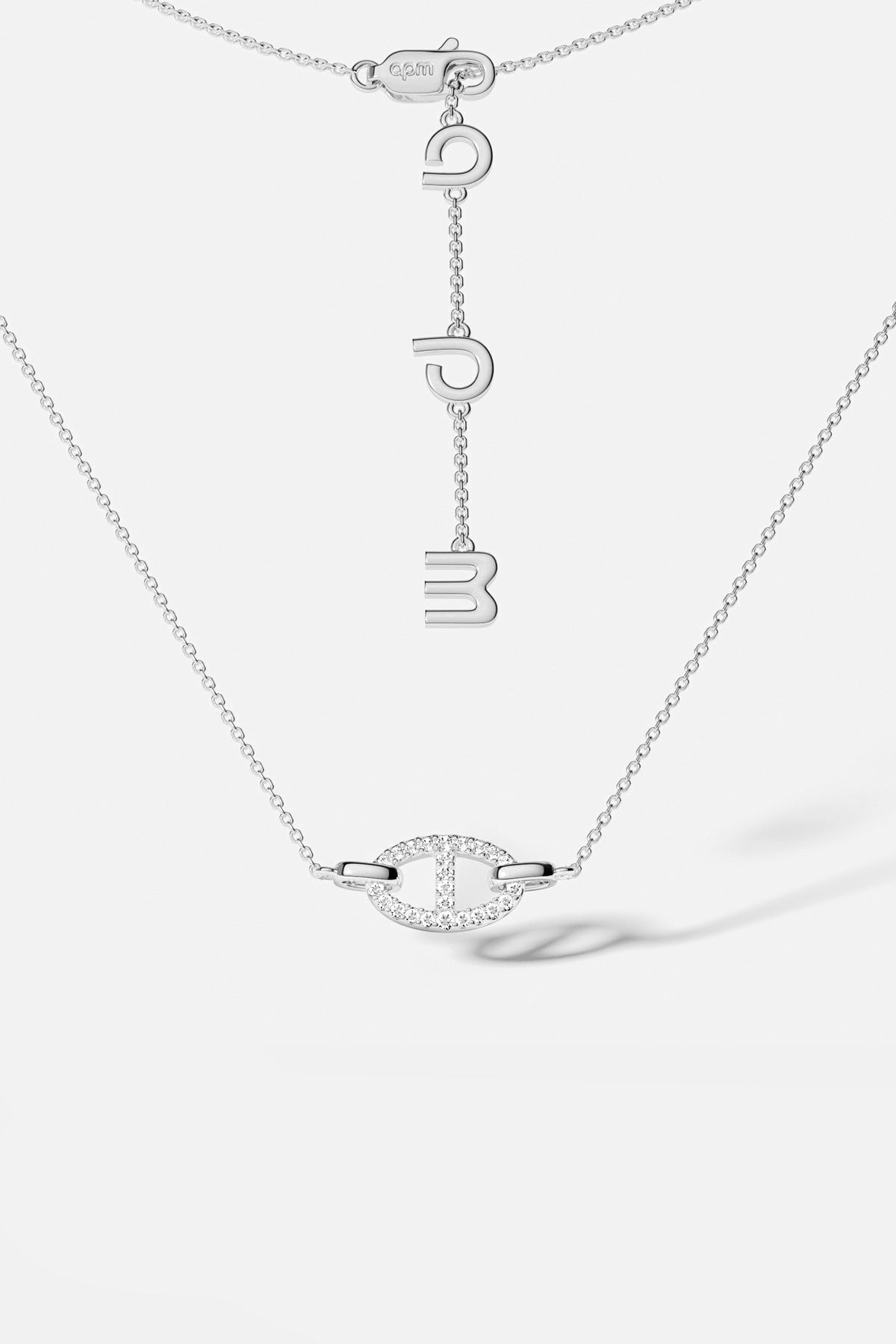 Collier Morse APM, une allure fluide et lumineuse au quotidien.