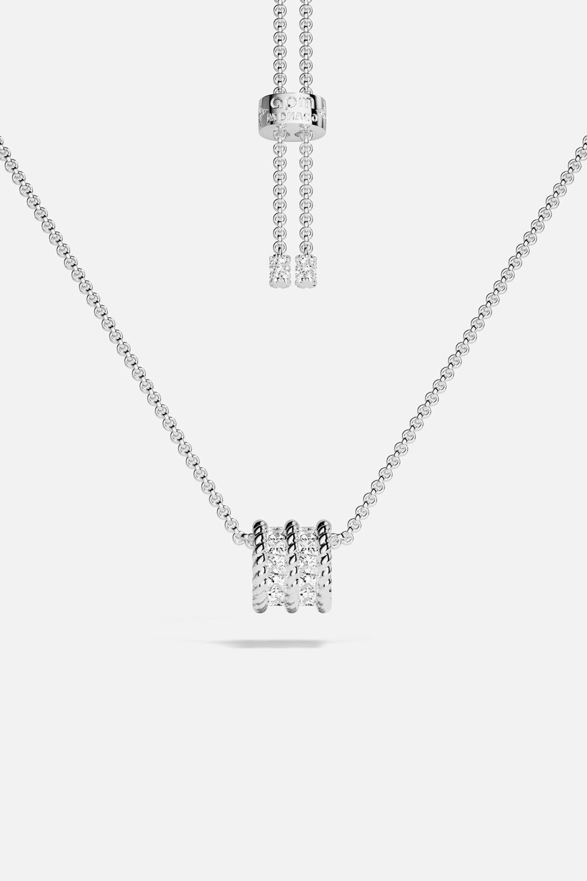 Collier APM ajustable, un éclat délicat pour une allure lumineuse et moderne.