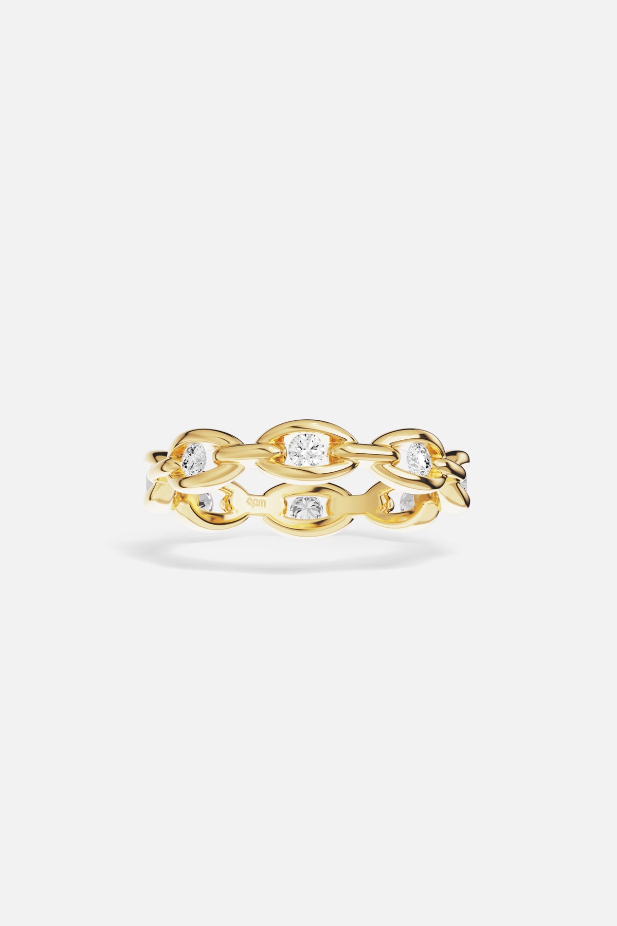 Bague APM aux maillons dorés scintillants, une allure chaîne délicatement lumineuse.