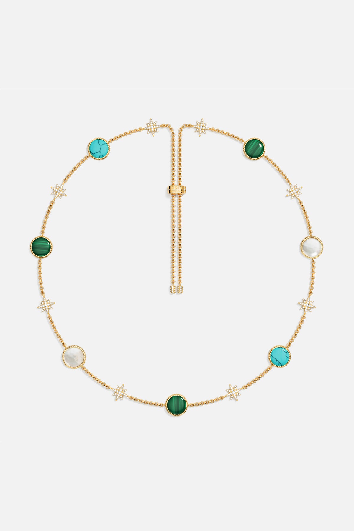 Collier APM en alliage doré, étoiles scintillantes et pierres aux couleurs océaniques.