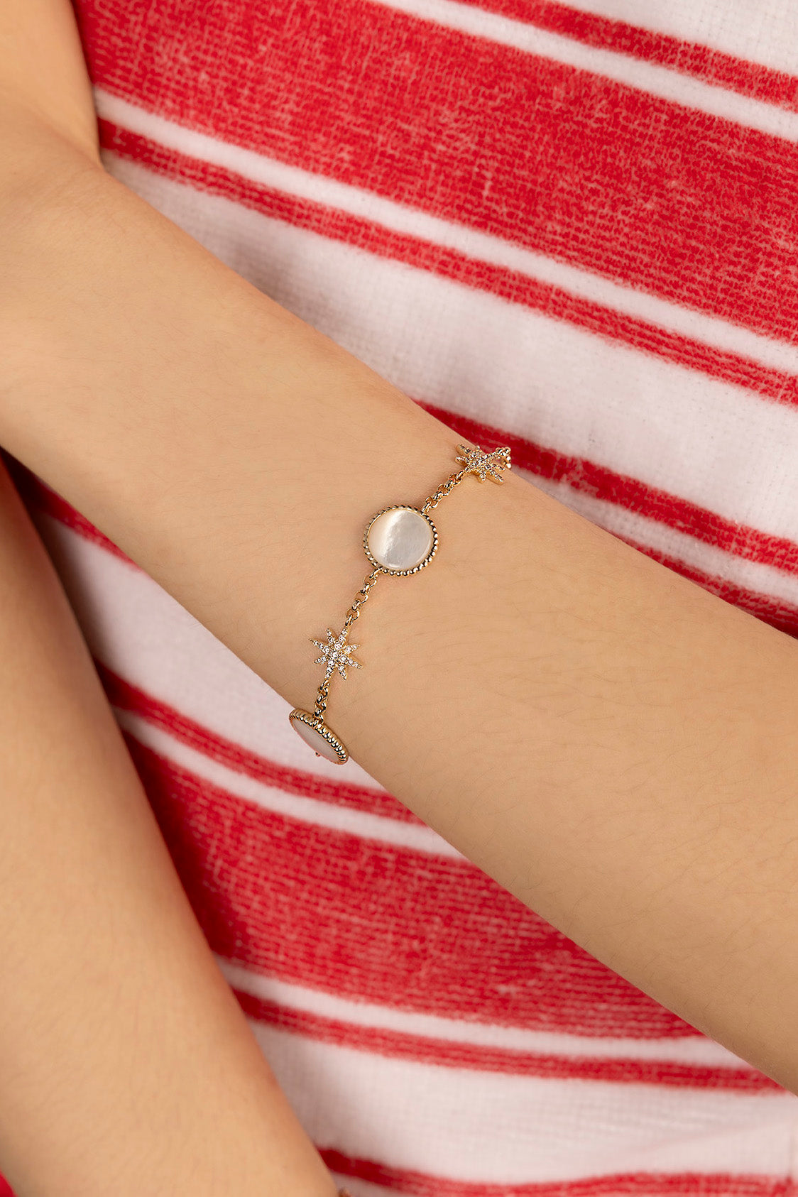 02-YB5754XNA-APM-Monaco-Valentine-Bracelet