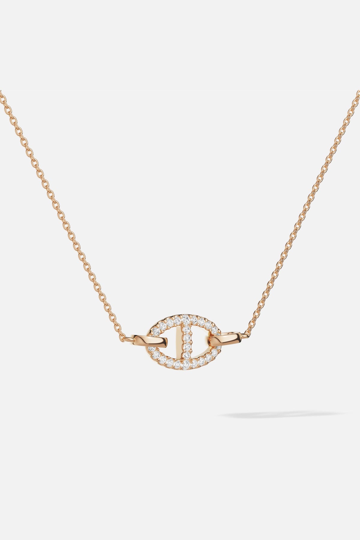 Collier Morse APM, une élégance dorée qui murmure la modernité.