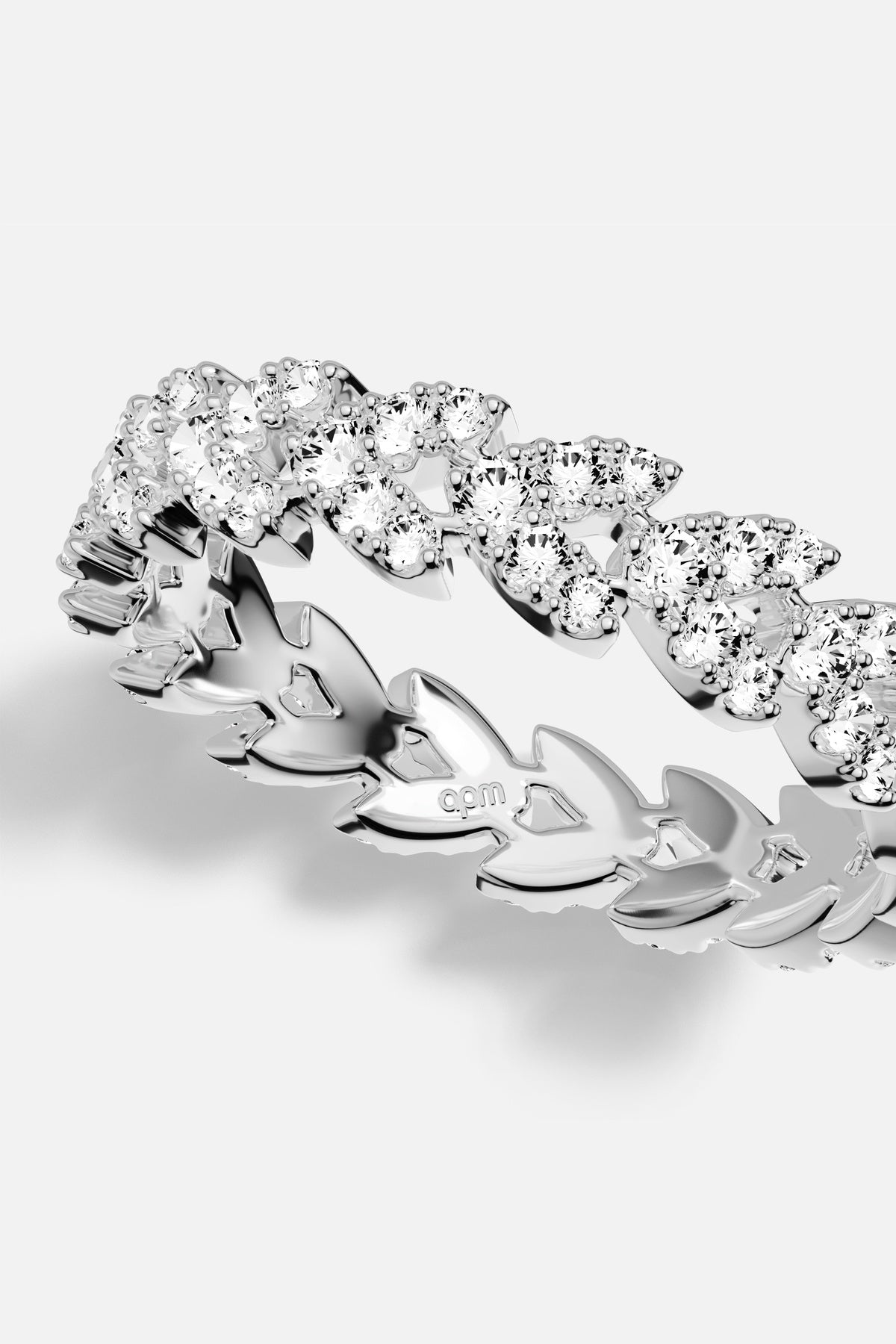 Bague APM en finition rhodium, une couronne scintillante de laurier moderne et lumineux.