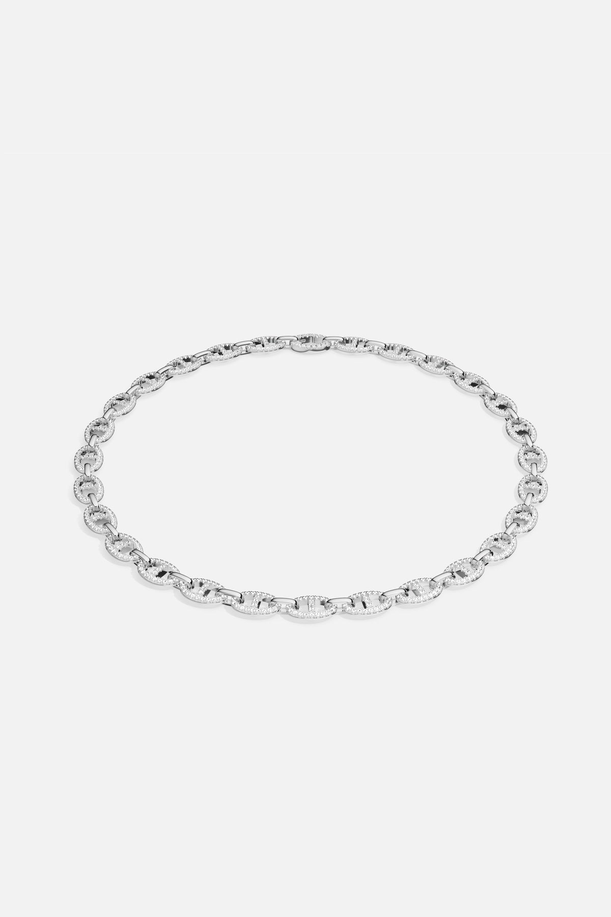 Collier APM à maillons scintillants, une allure chic et audacieuse au quotidien.