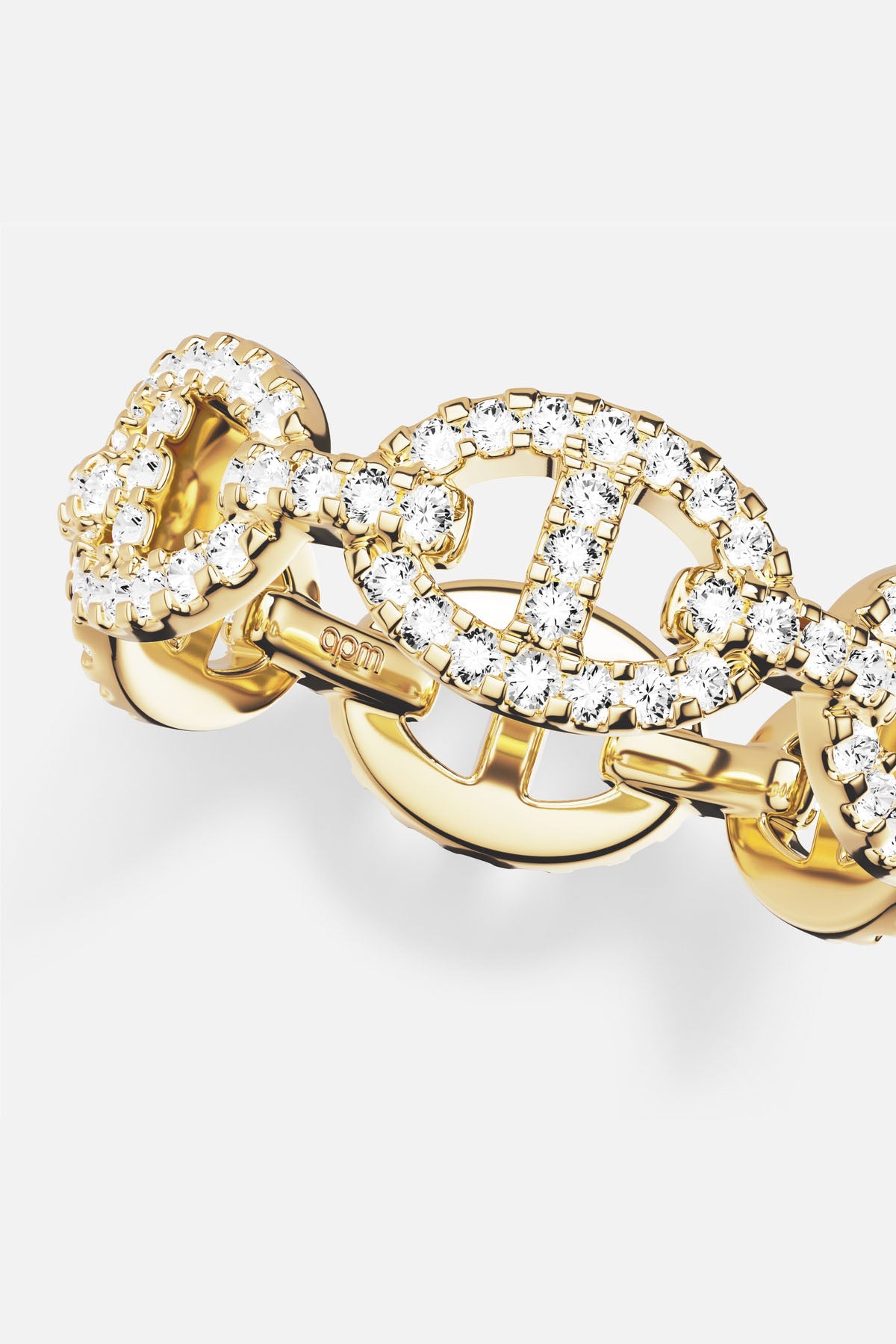Bague APM Morse, éclat doré et lumière pavée, l'audace au bout des doigts.