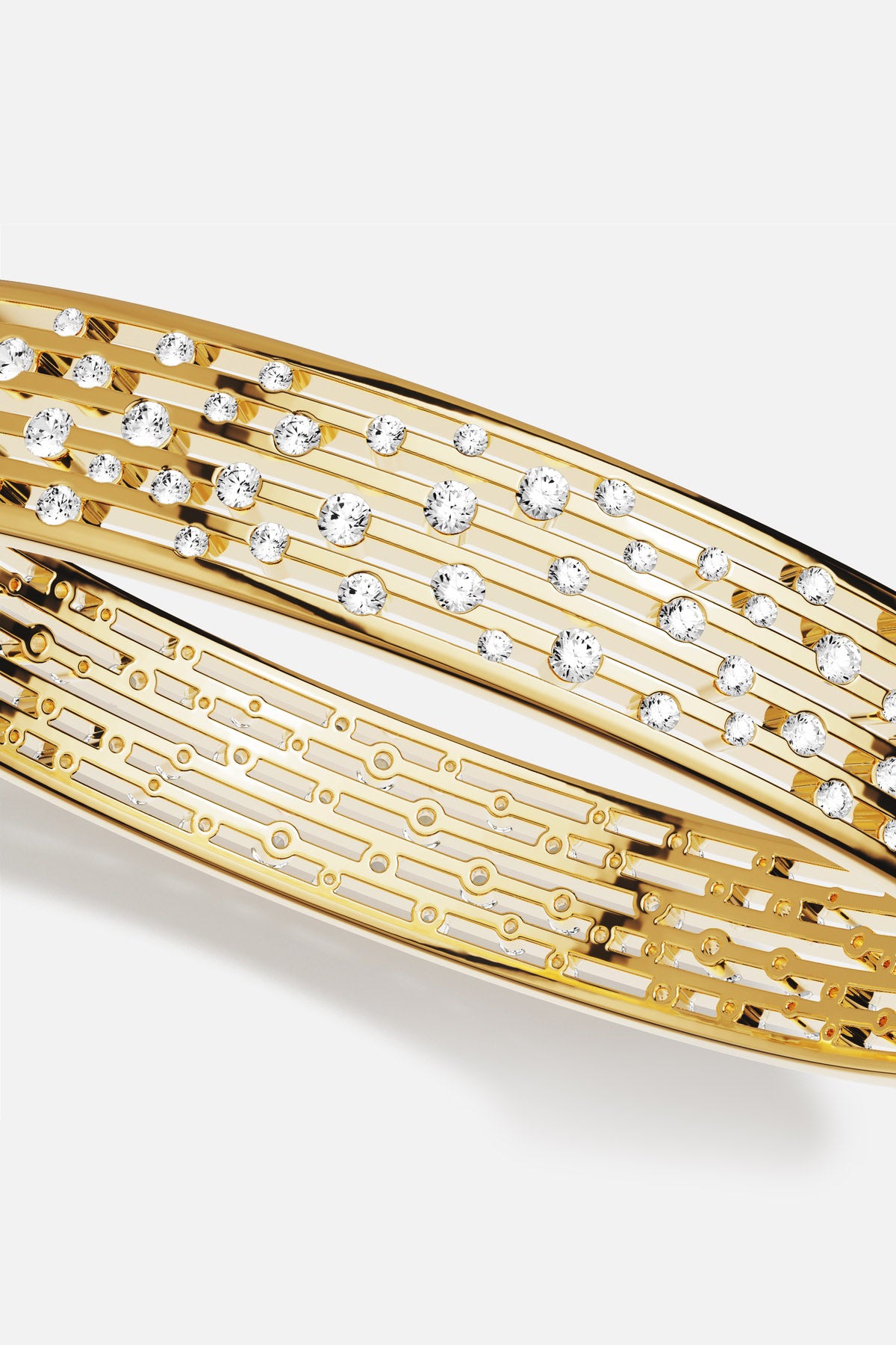 Bracelet APM couleur or, éclats scintillants pour une allure résolument contemporaine.