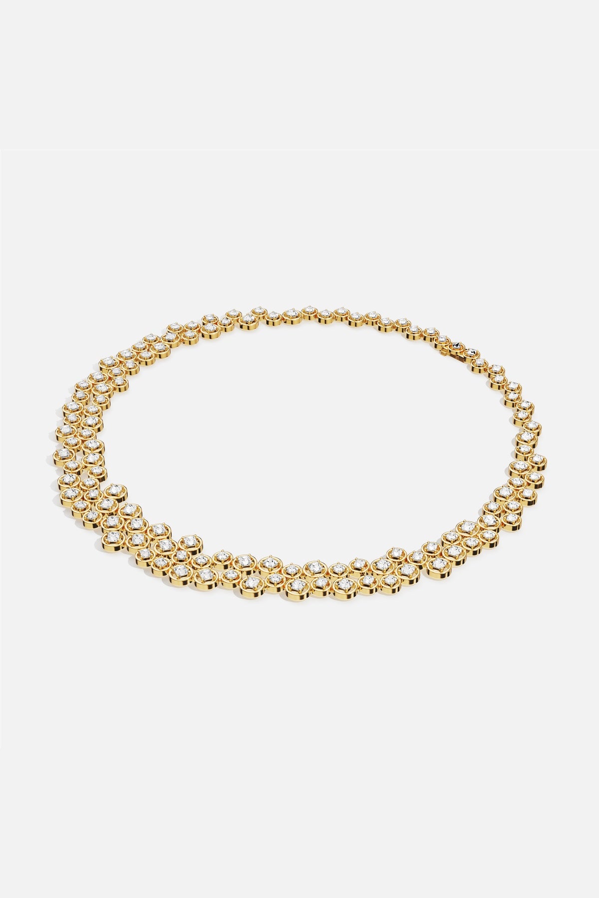 Collier APM, éclat doré et scintillement raffiné pour une allure résolument précieuse.