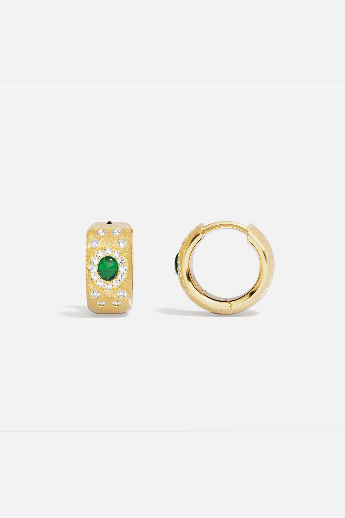 Créoles APM, cœur vert éclatant et couleur dorée, l'élégance en toute simplicité.