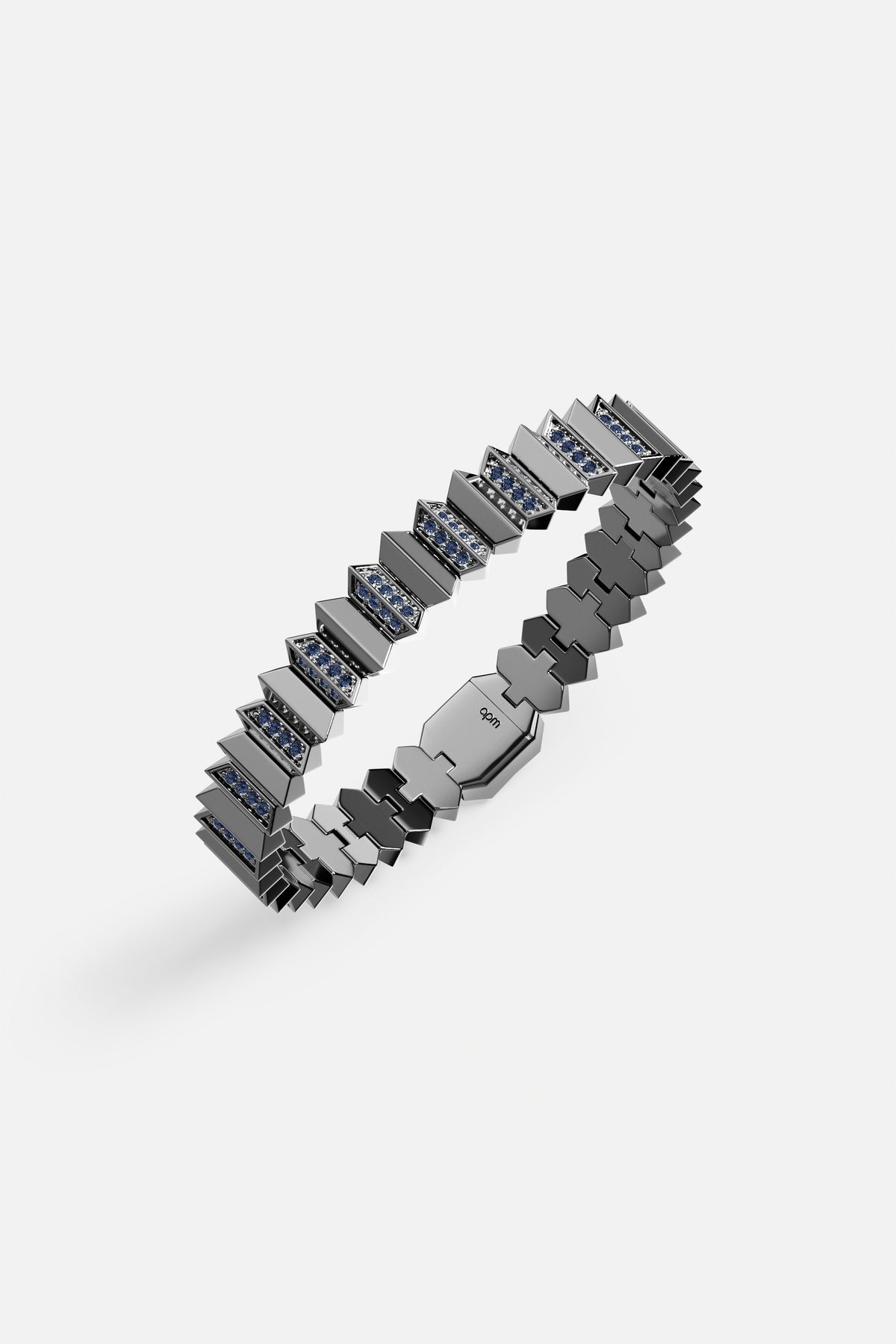 Bracelet APM Monaco, une allure architecturale aux reflets nocturnes, audace contemporaine.