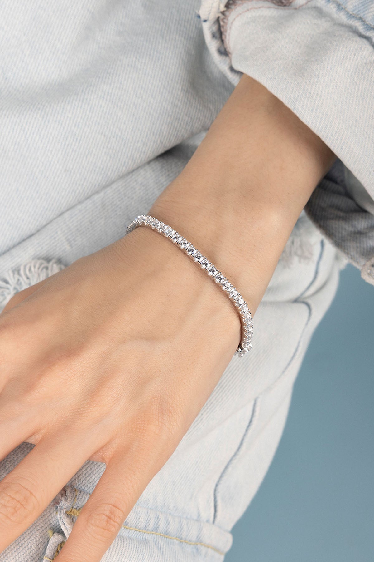 APM Monaco Bracelet Jonc Pavé en Argent