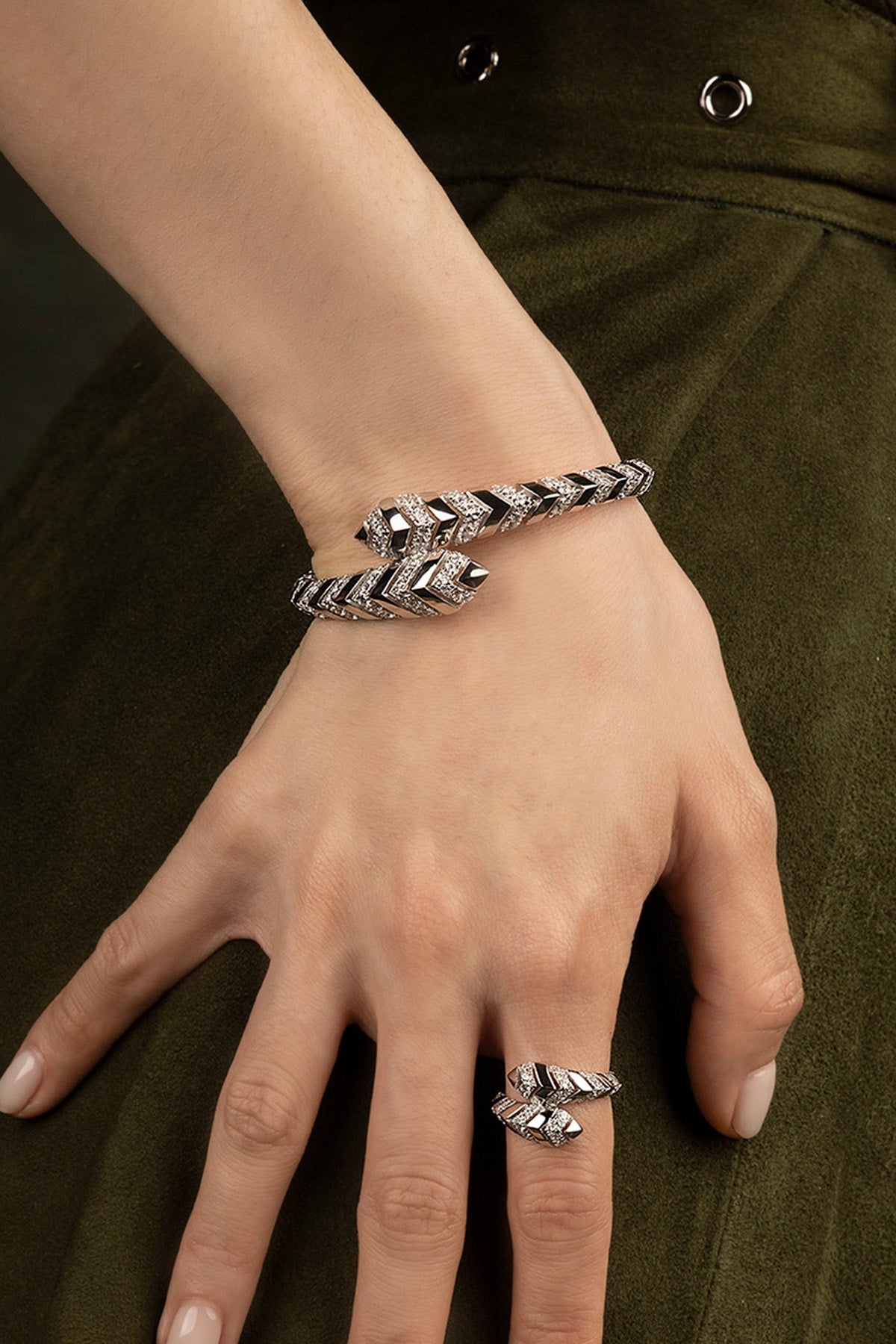 APM Monaco Jonc Wrap Kaa en Argent