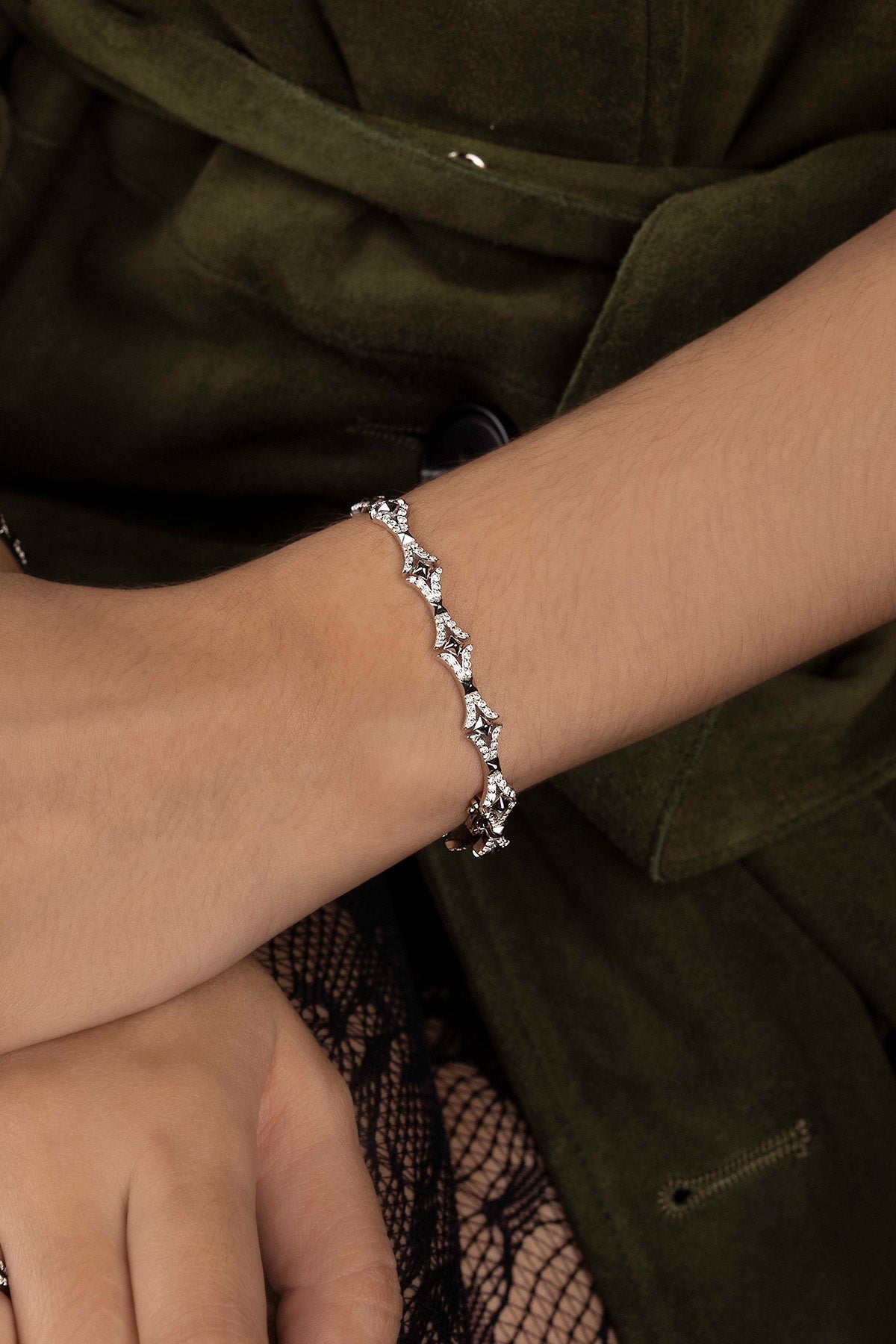APM Monaco Bracelet Croix en Argent