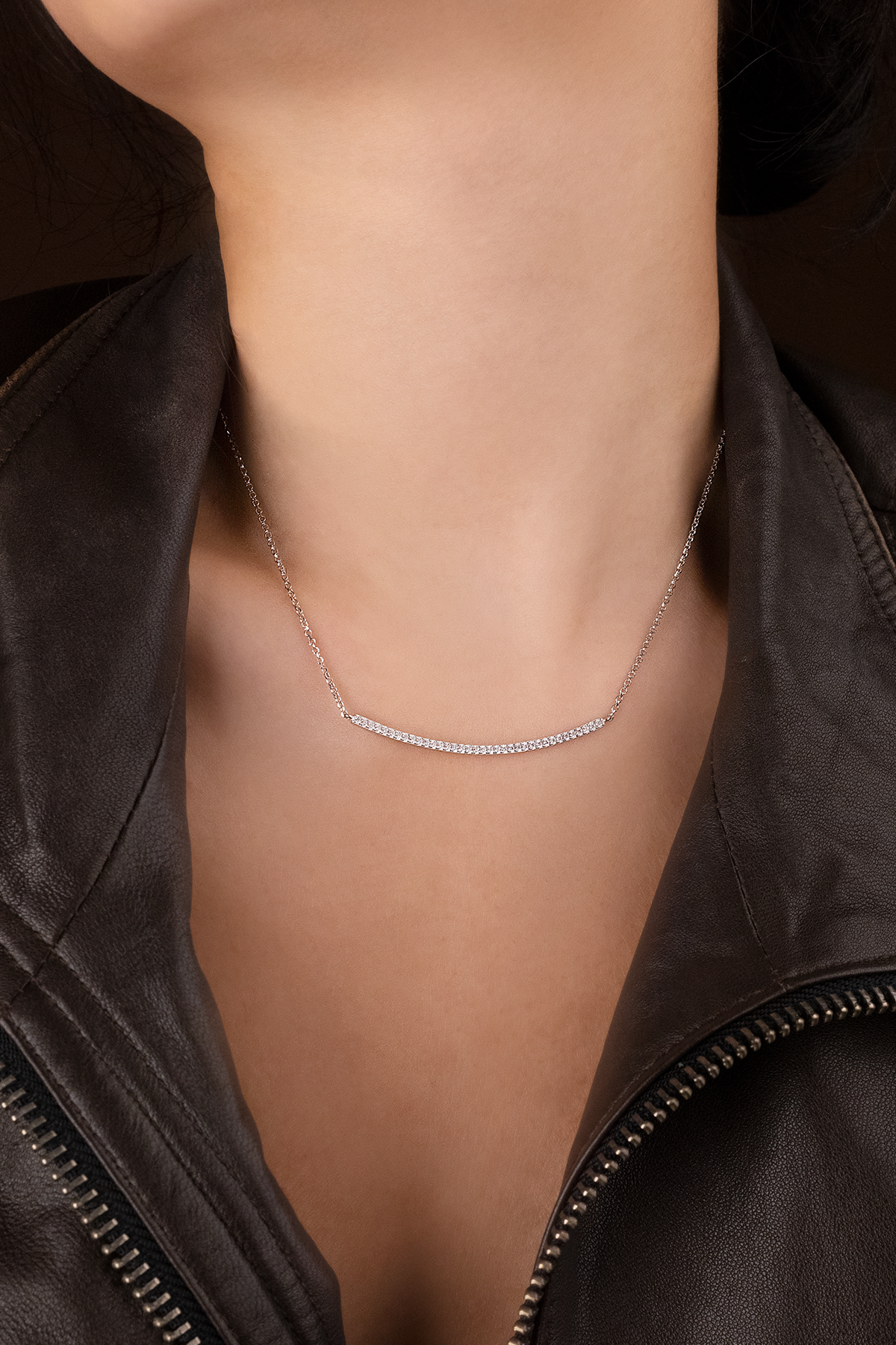 APM Monaco Collier Ajustable Arc Serti en Argent