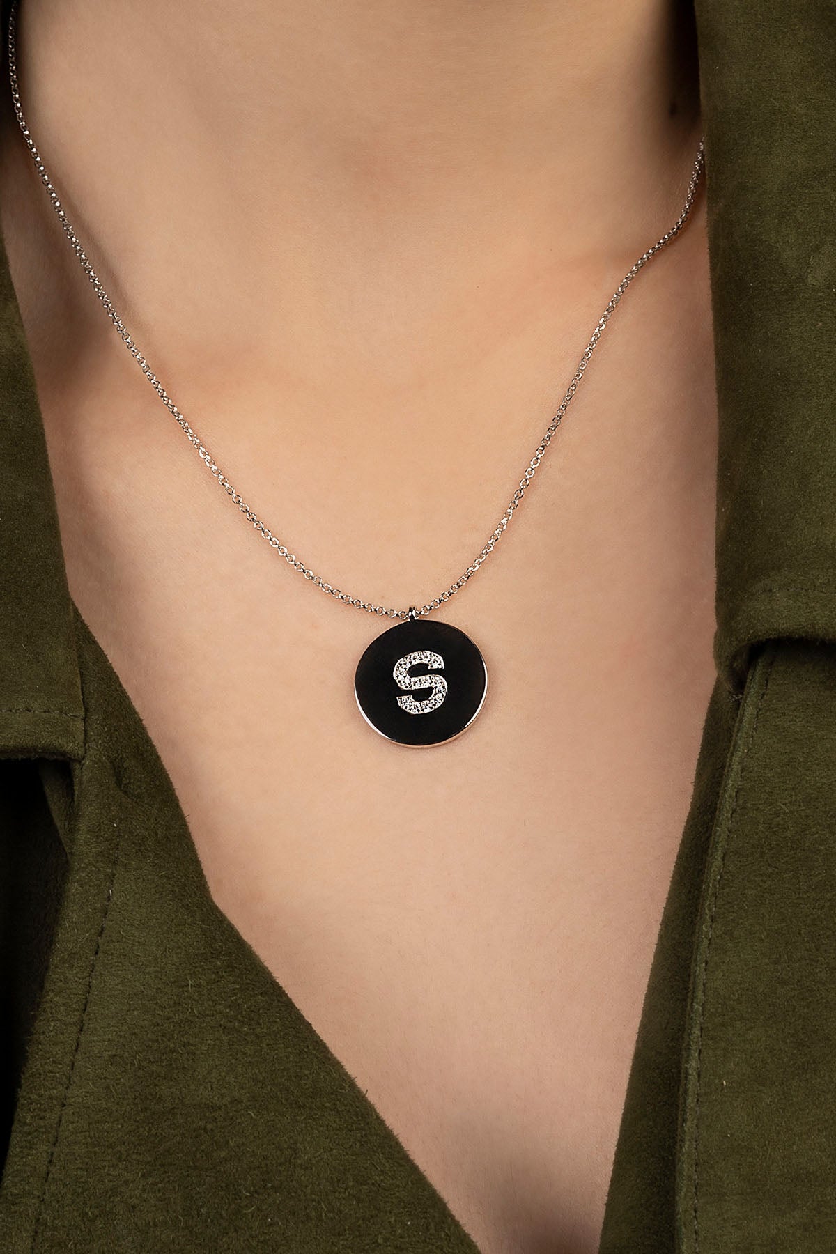 APM Monaco Collier Ajustable Alphabet en Argent