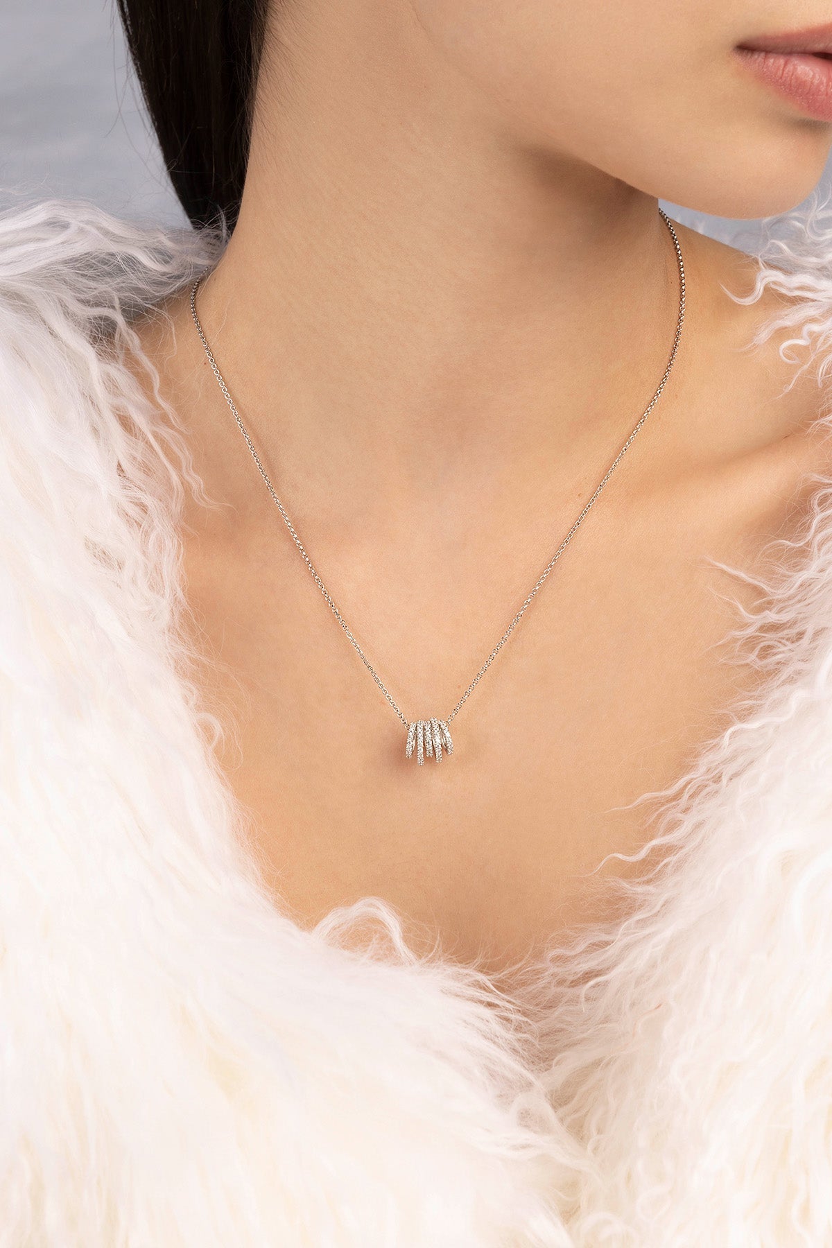 APM Monaco Collier Ajustable Anneaux en Argent