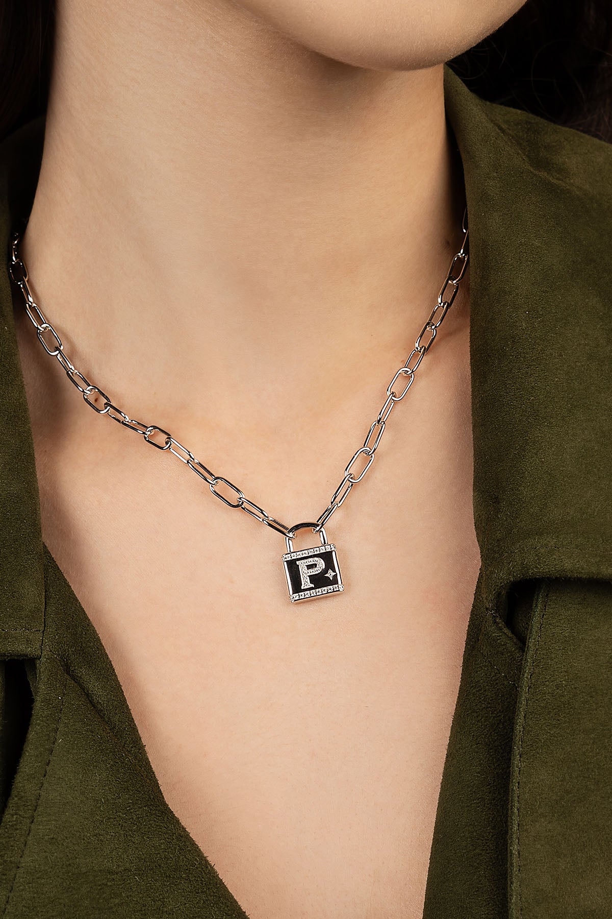 APM Monaco Collier Cadenas Alphabet en Argent